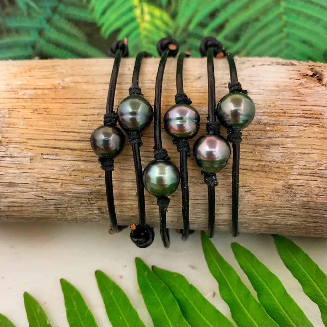 Tahitian Pearl Bracelet – Adjustable Black or brown Leather Cord