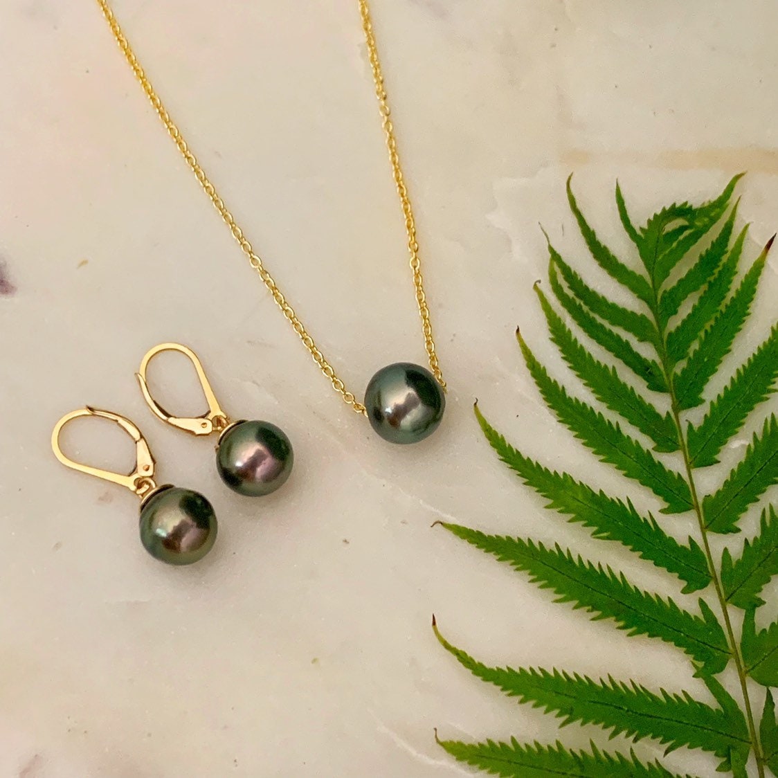 Tahitian pearl necklace - Slider • Floating pearl • Sliding Design in Gold filled • Handmade in Hawaii