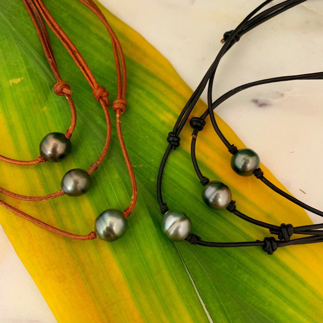 Adjustable Tahitian Pearl Leather Necklace: Unisex Minimalist Jewelry