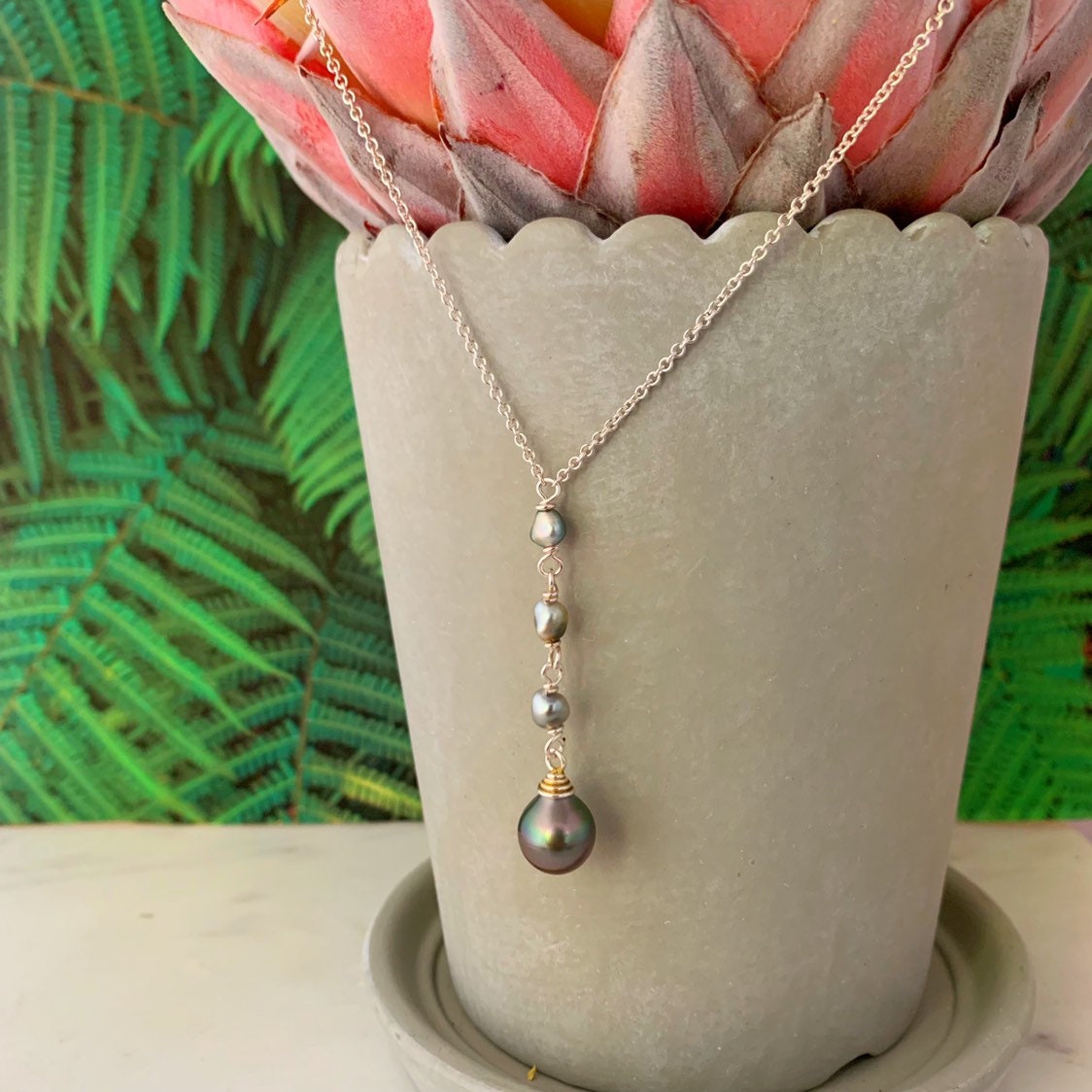 Tahitian pearl necklace • drop design with keshi pearls • Sterling silver or Gold filled