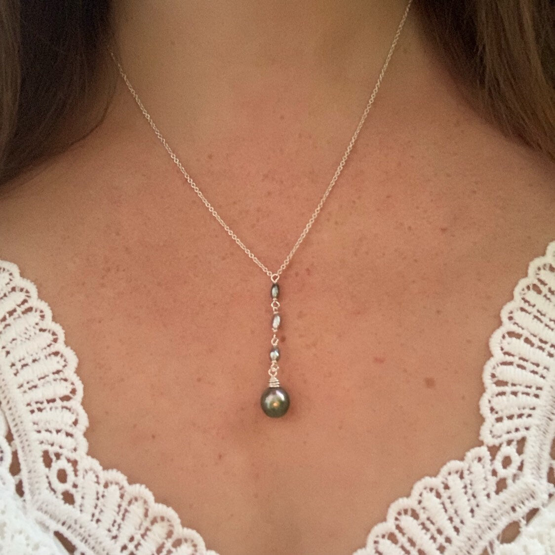 Tahitian pearl necklace • Gold filled chain with Keshi accents