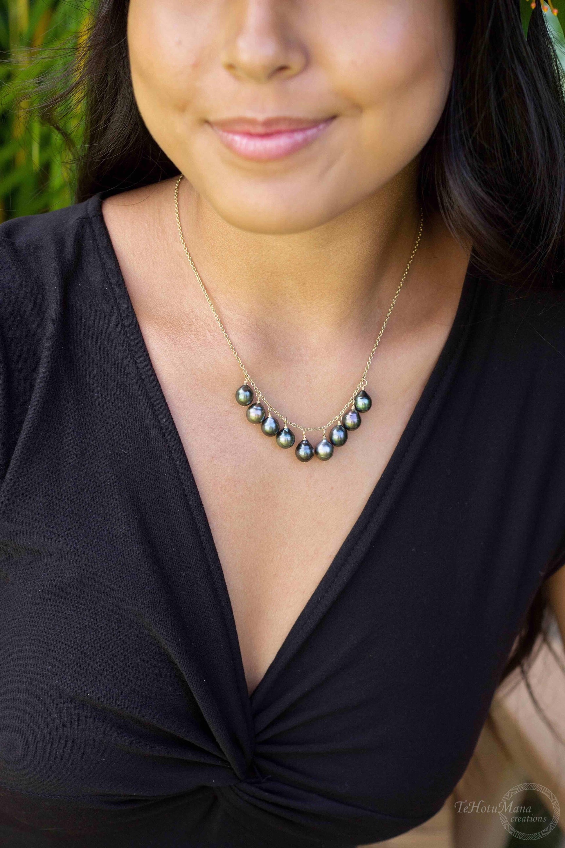 Tahitian pearl necklace — Charm style jewelry • Yellow Gold filled • Dainty and elegant