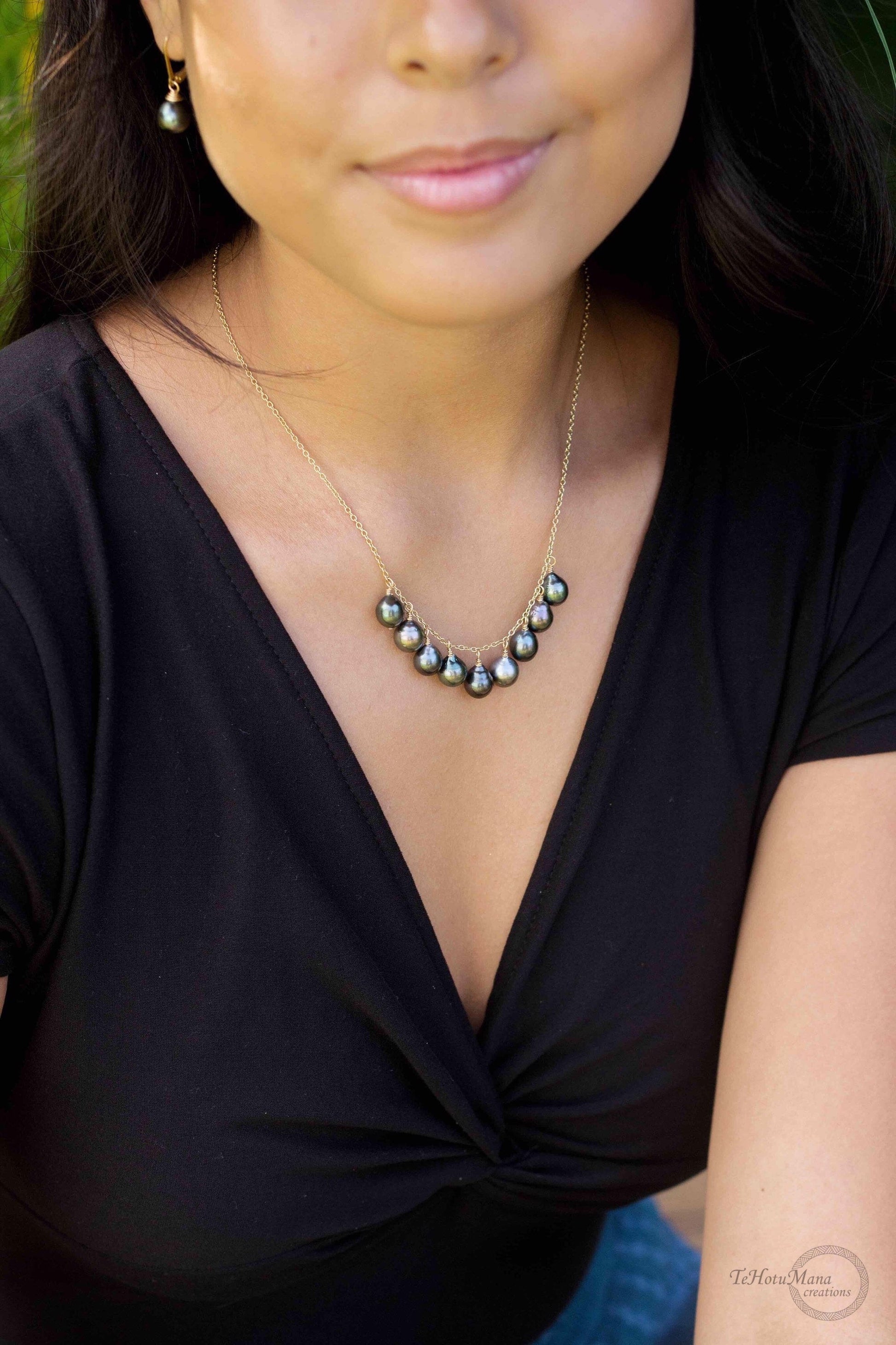 Tahitian pearl necklace — Charm style jewelry • Yellow Gold filled • Dainty and elegant