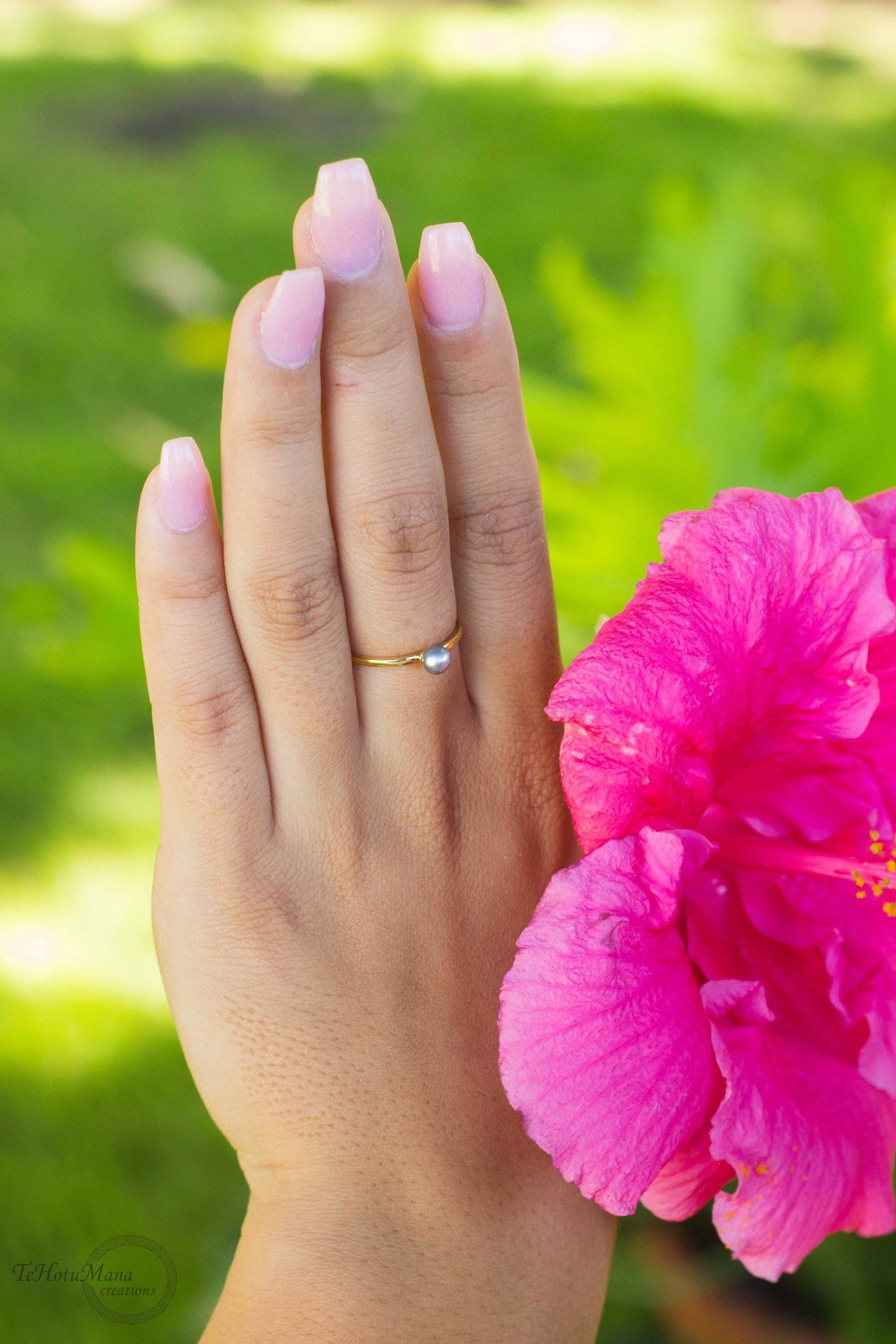 Tahitian Keshi Pearl Ring: Sterling silver, Minimalist Band