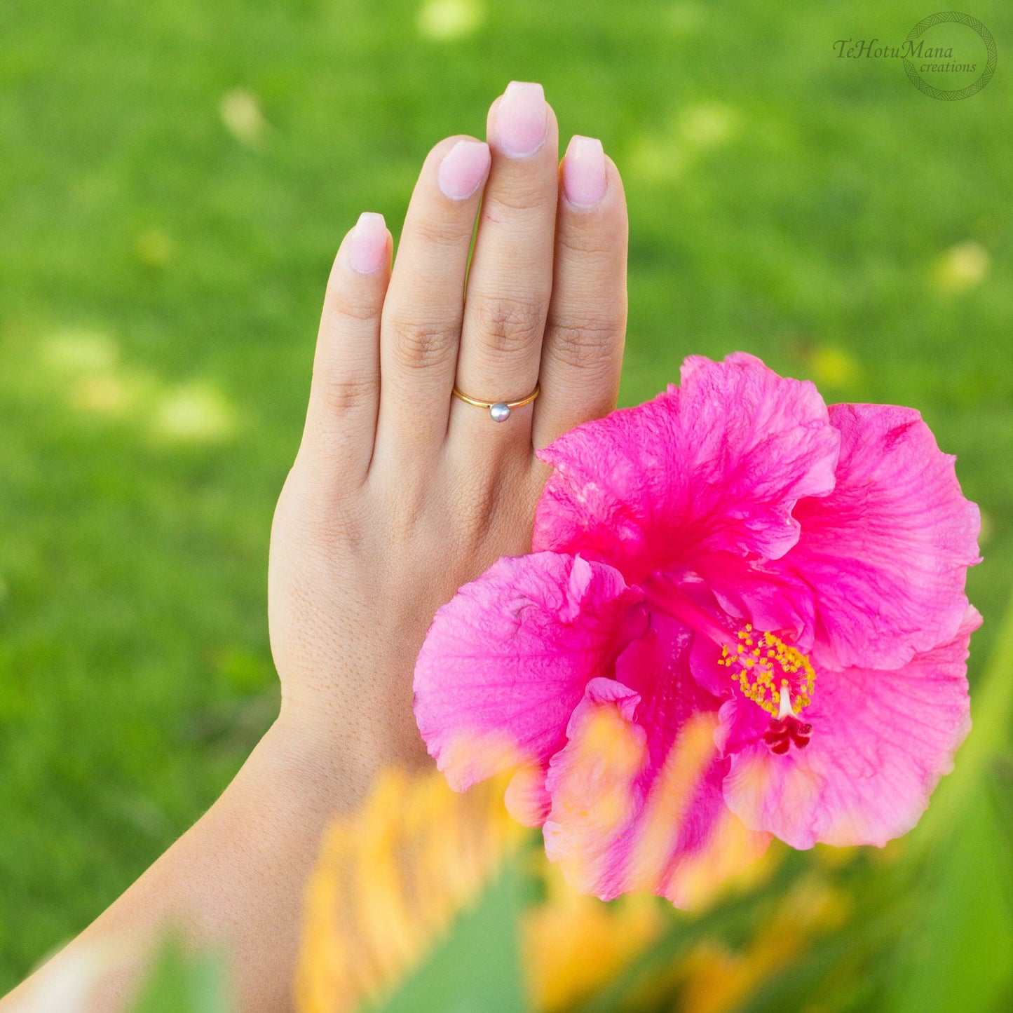 Tahitian Keshi Pearl Ring: Sterling silver, Minimalist Band