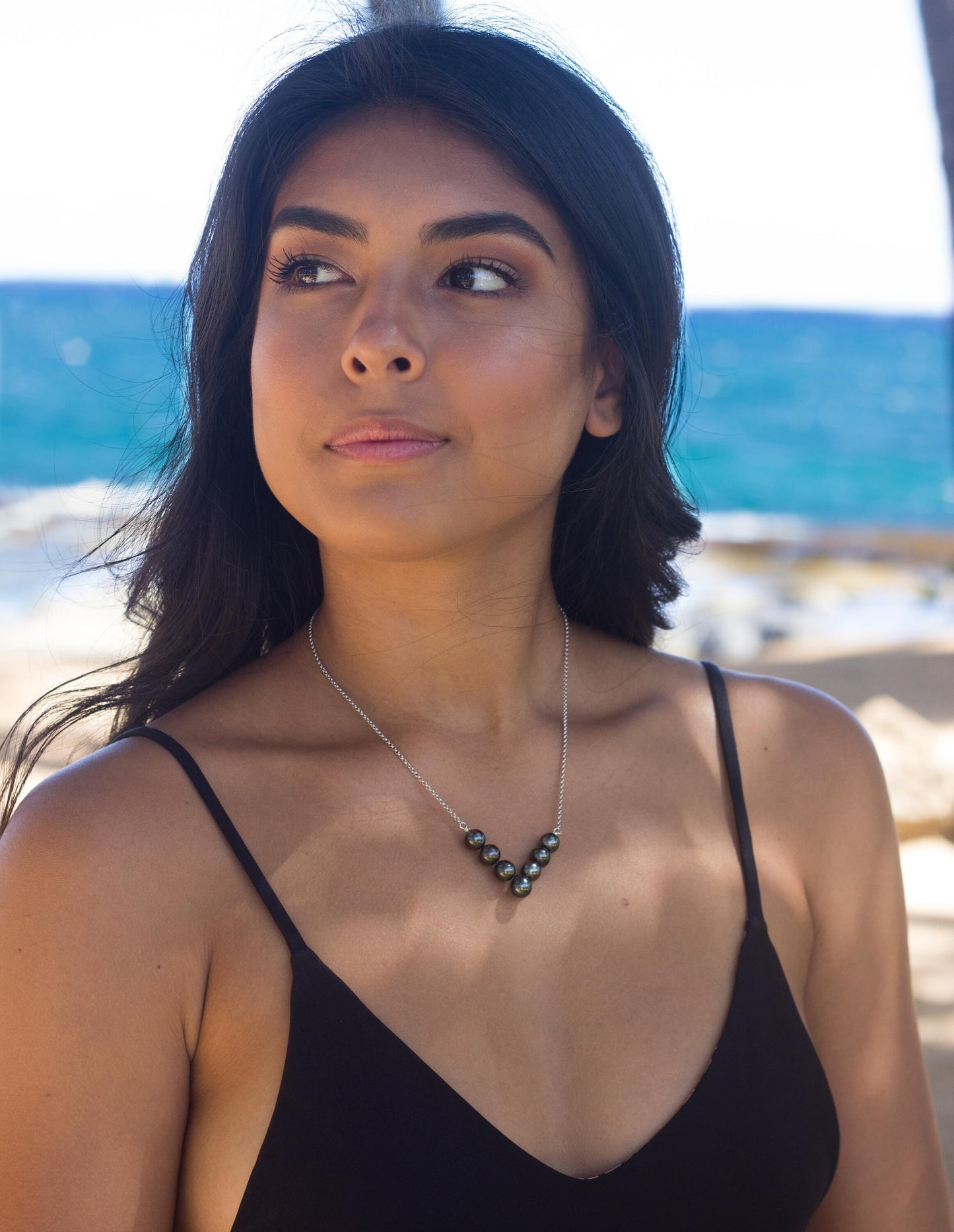 Tahitian Pearl V necklace : Sterling silver jewelry