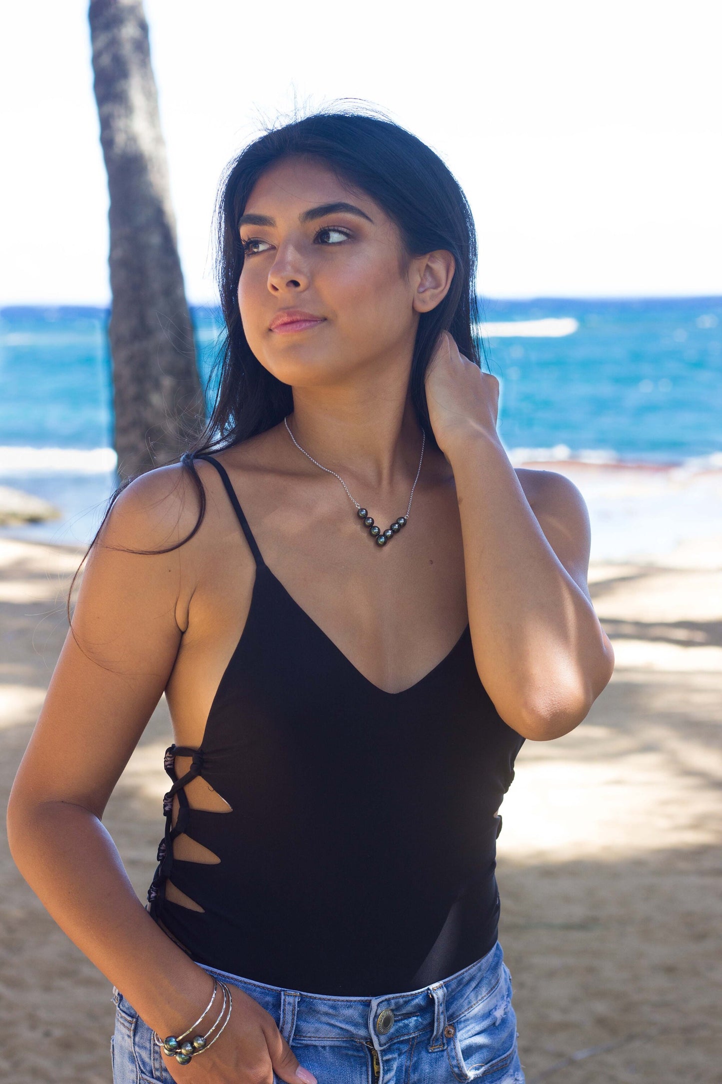 Tahitian Pearl V necklace : Sterling silver jewelry