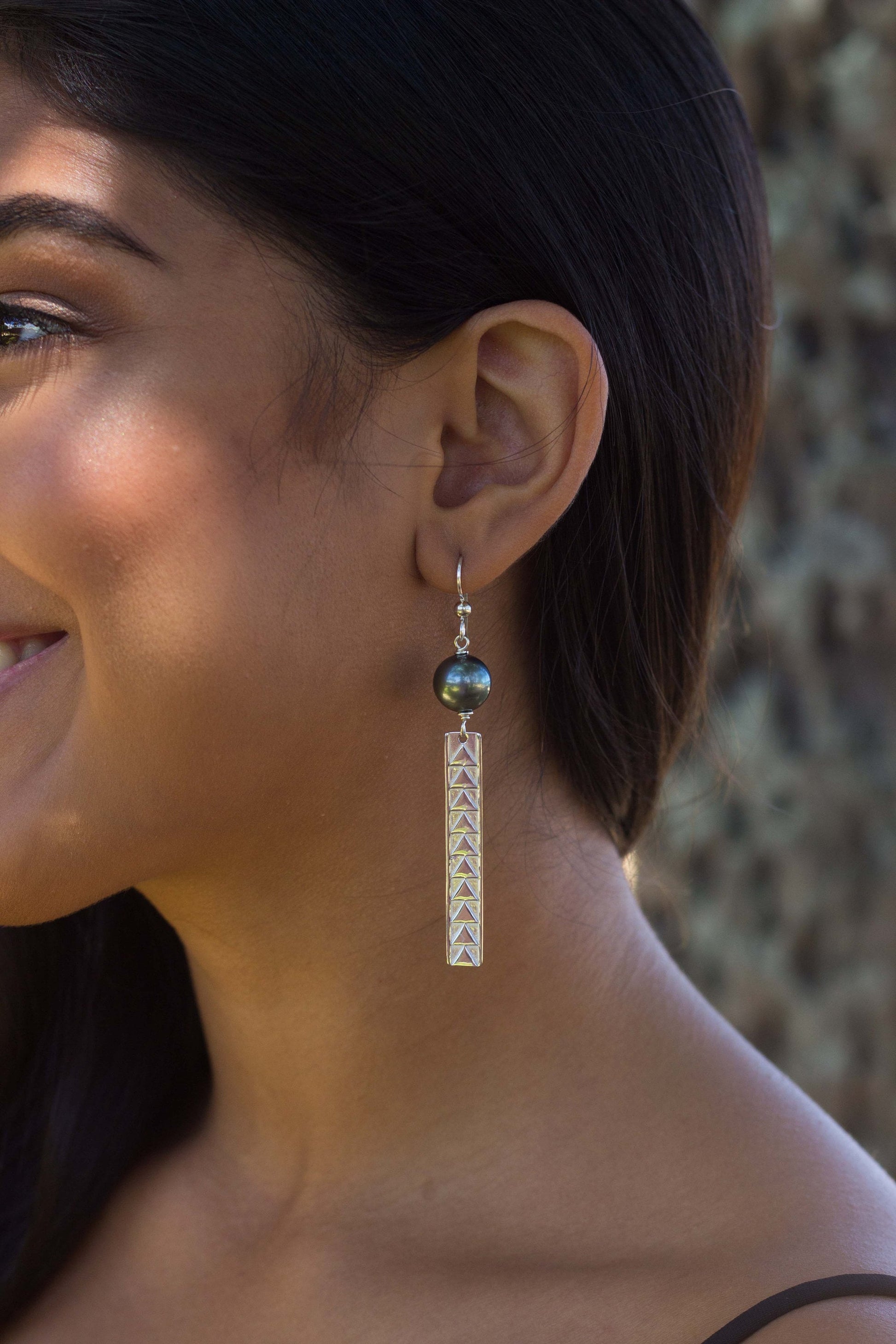 Tahitian Pearl earrings • Silver bar with triangle designs • Polynesian jewelry