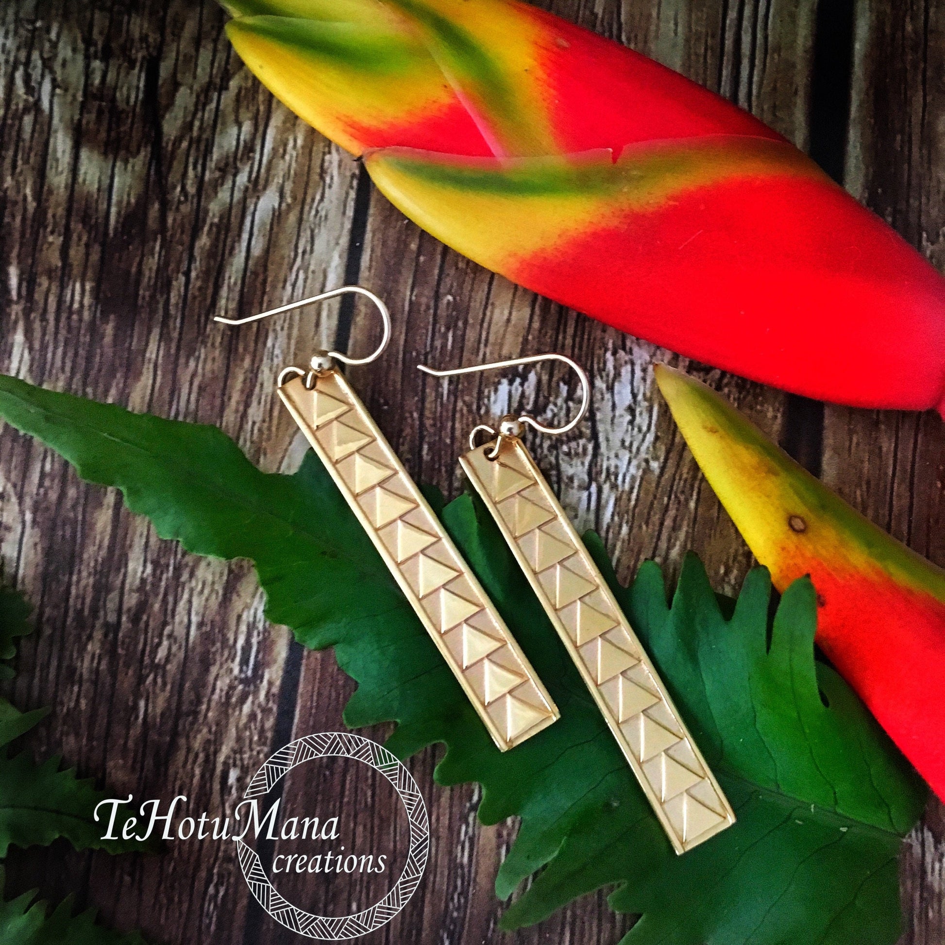 Hawaiian bar earrings • triangle design : Gold vermeil or Sterling silver
