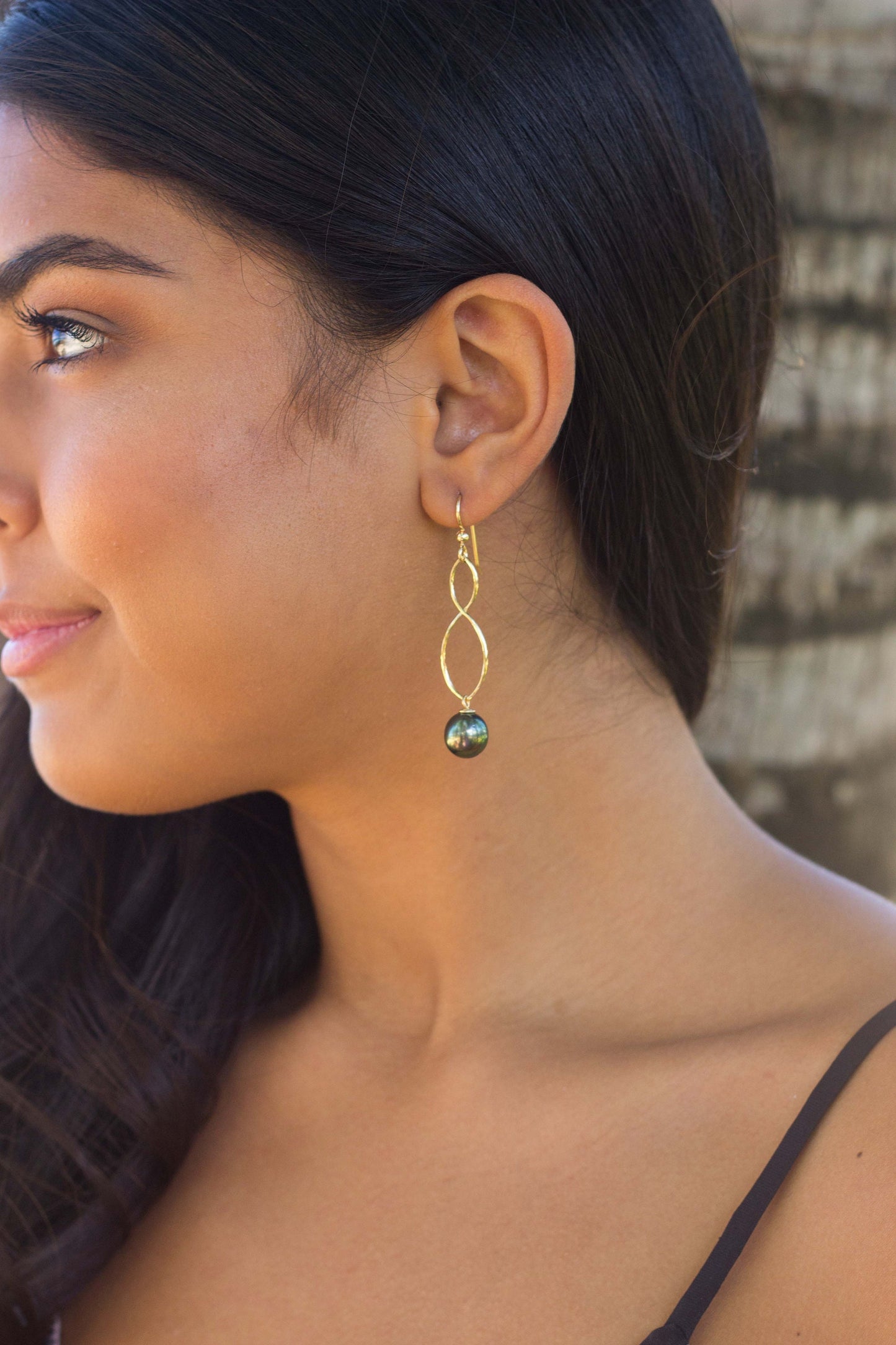 Infinity Tahitian Pearl Earrings • Dangle earrings in Sterling Silver
