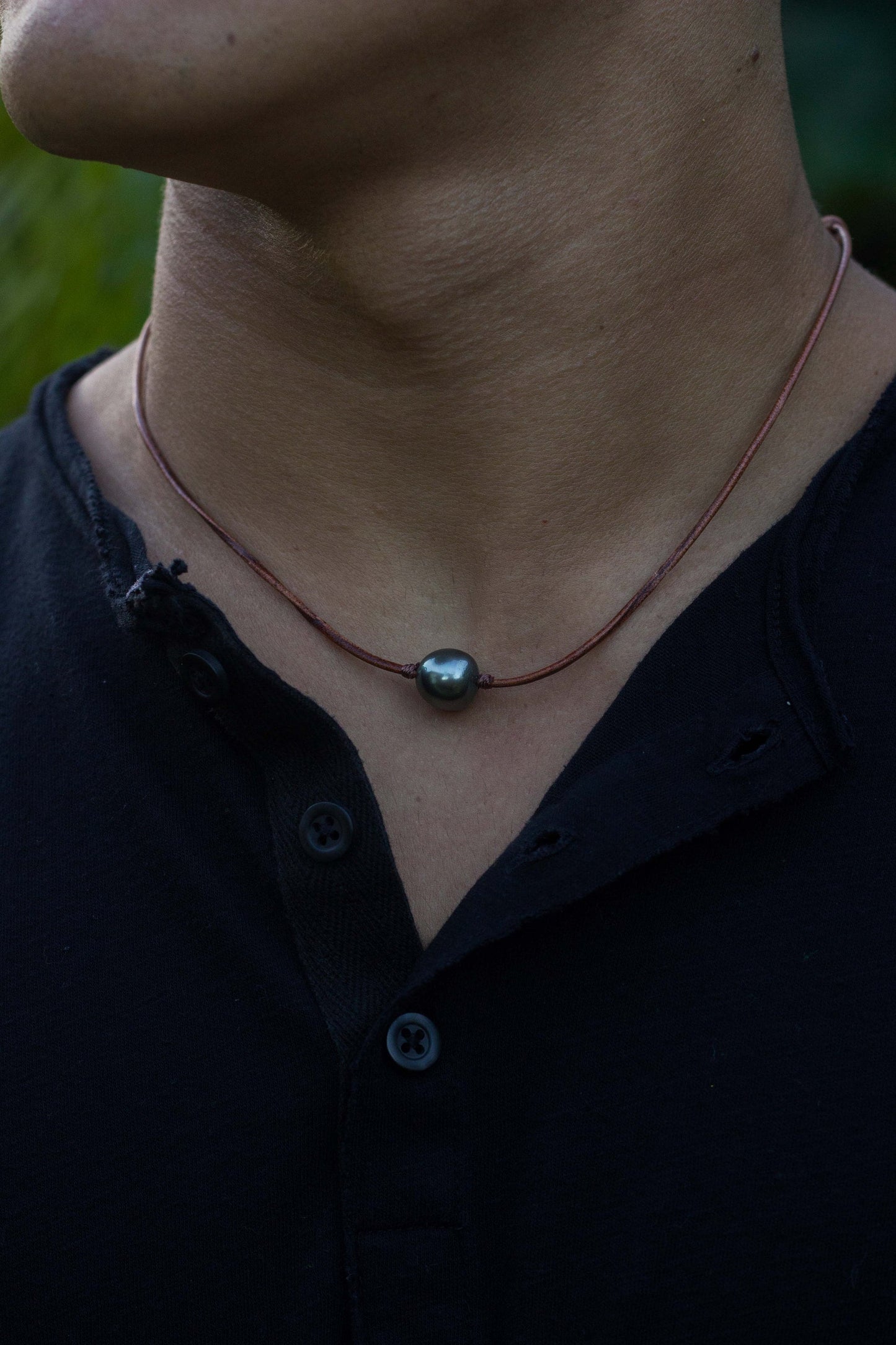 Adjustable Tahitian Pearl Leather Necklace: Unisex Minimalist Jewelry