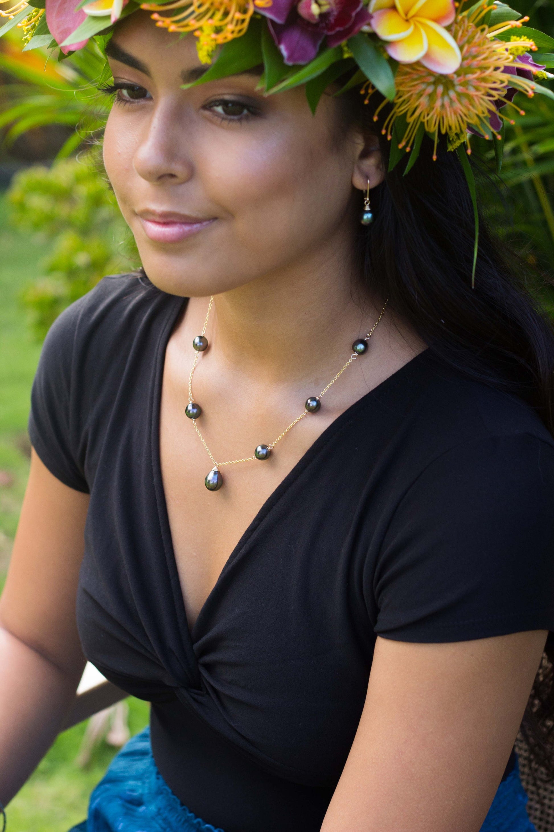 Tahitian pearl necklace • Linked pearls with drop Pistachio pendant • Handmade in Hawaii jewelry