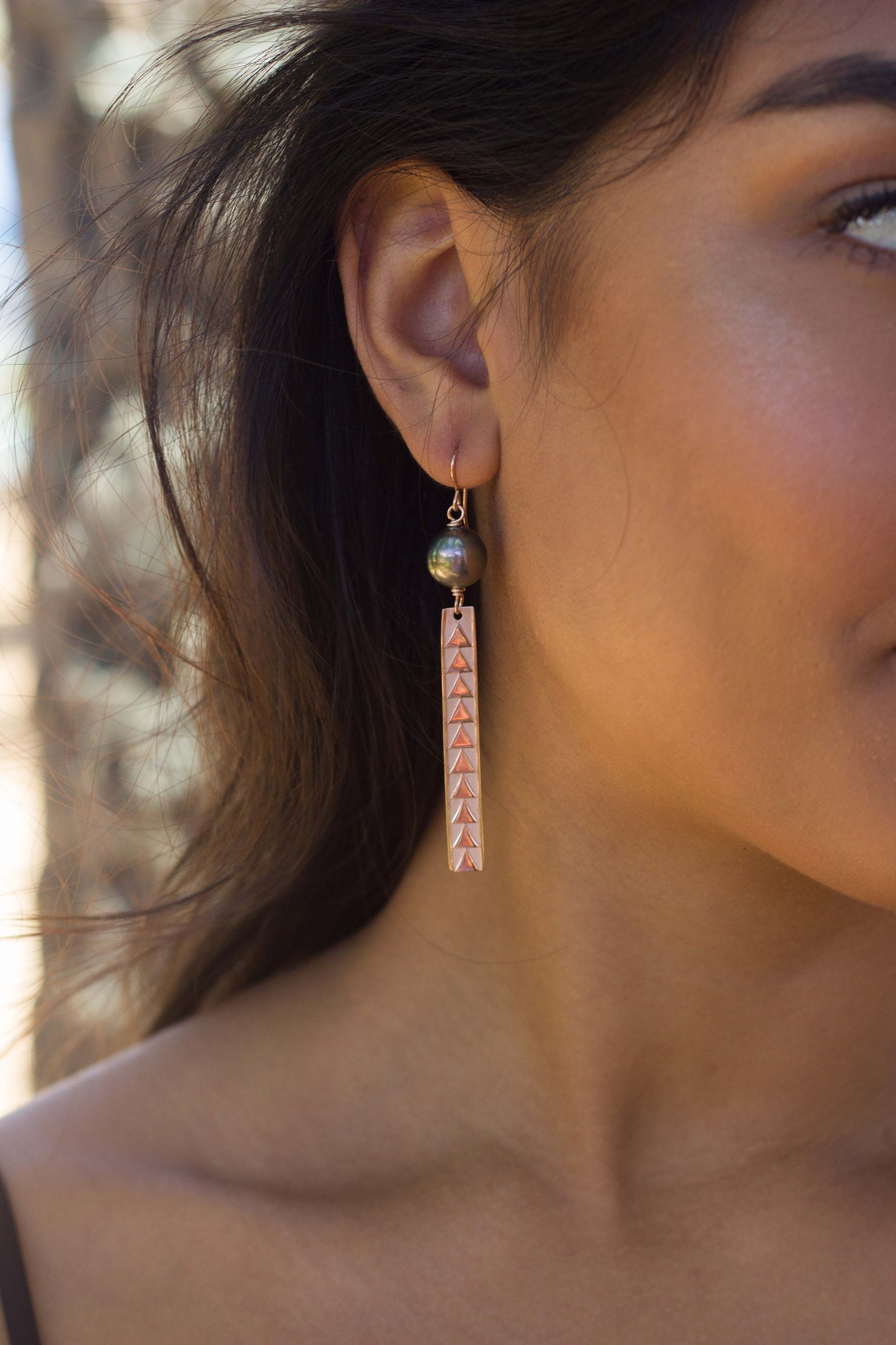 Tahitian Pearl earrings • Silver bar with triangle designs • Polynesian jewelry