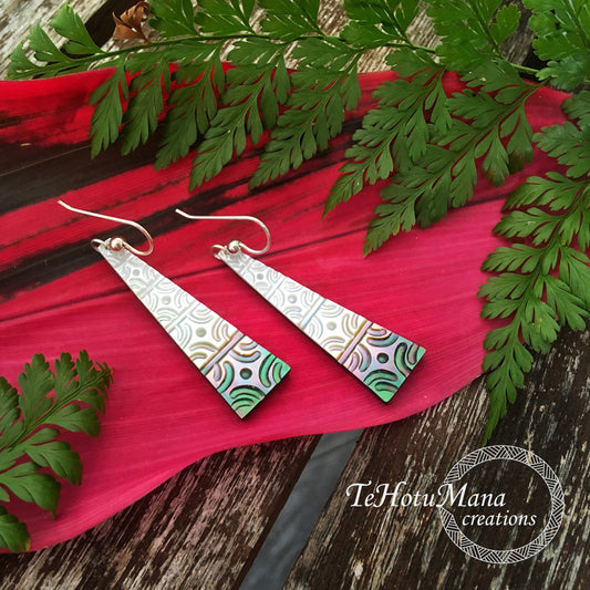 Shell earrings • Handcarved jewelry • Hawaiian Polynesian design