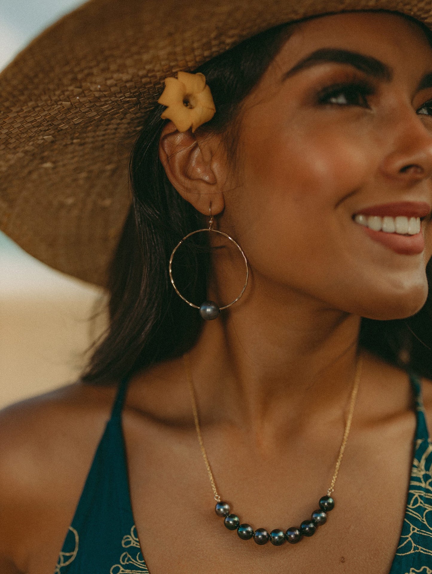Tahitian pearl hoops earrings • Hawaiian jewelry • Hammered Gold filled
