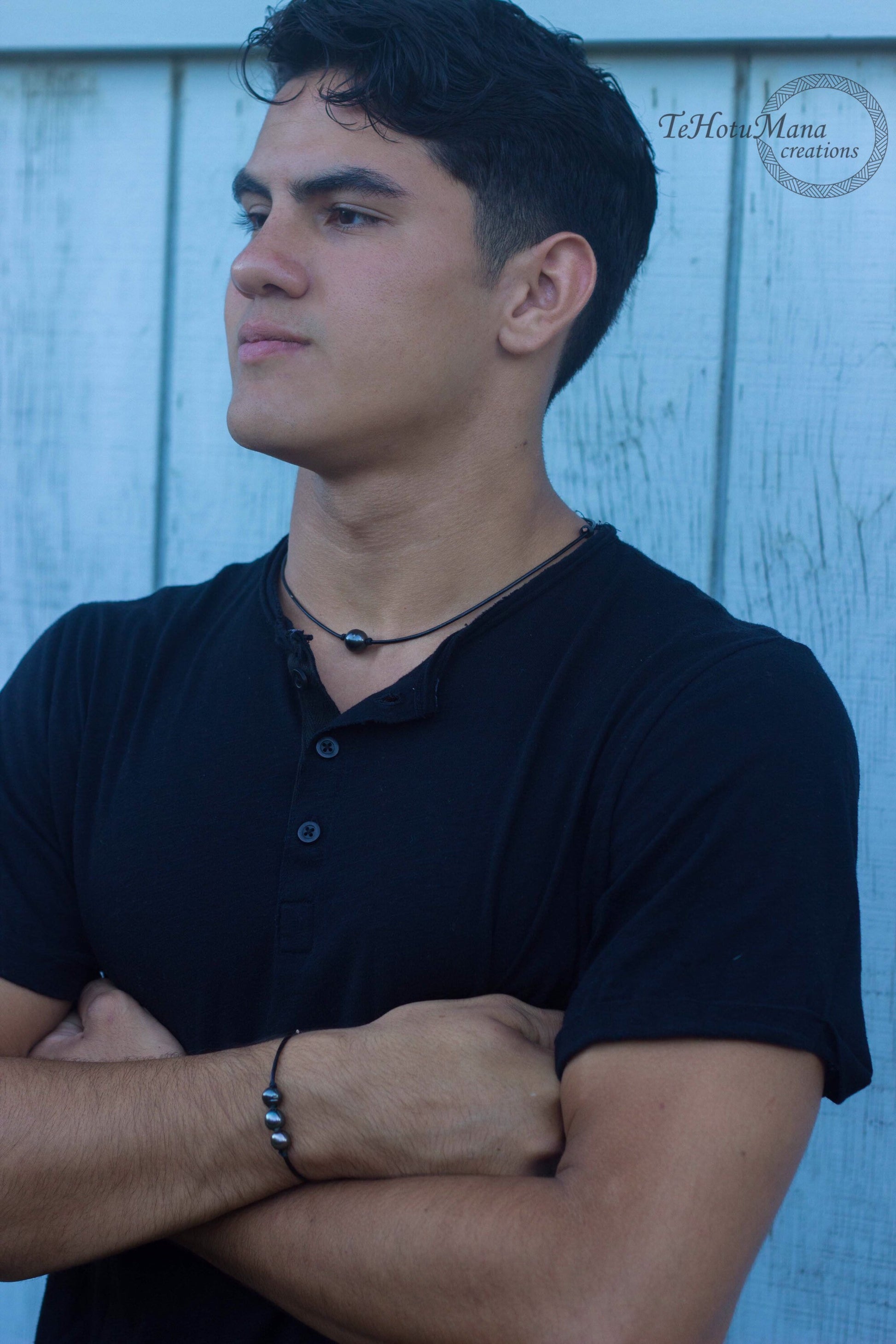 Adjustable Tahitian Pearl Leather Necklace: Unisex Minimalist Jewelry