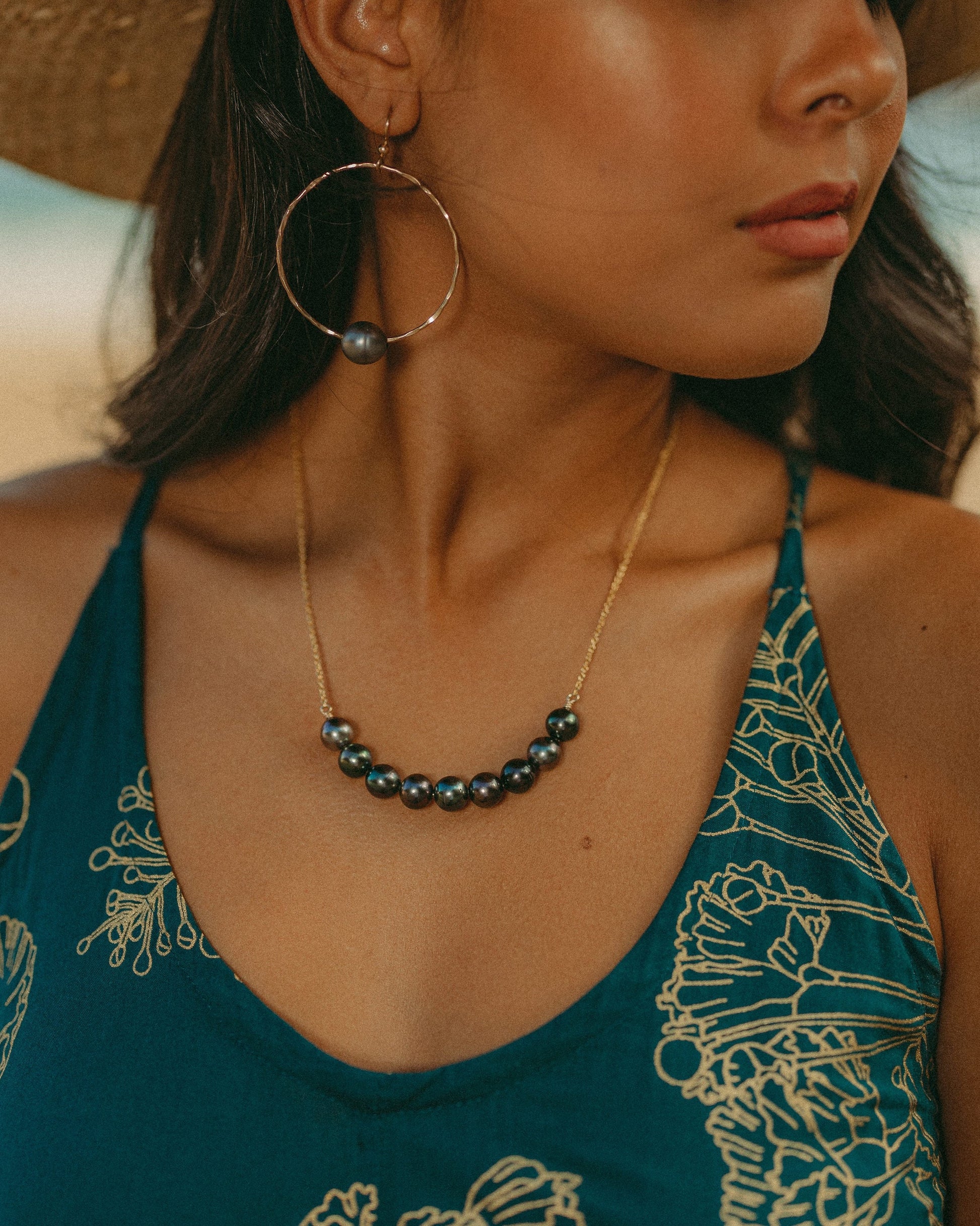 Tahitian pearl hoops earrings • Hawaiian jewelry • Hammered Gold filled