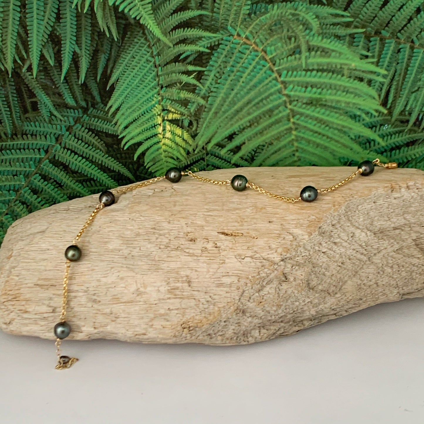 Tahitian pearl anklet • 14k Gold filled or Sterling Silver • Tahitian black pearl • beachy Jewelry • June birthstone • Ankle bracelet