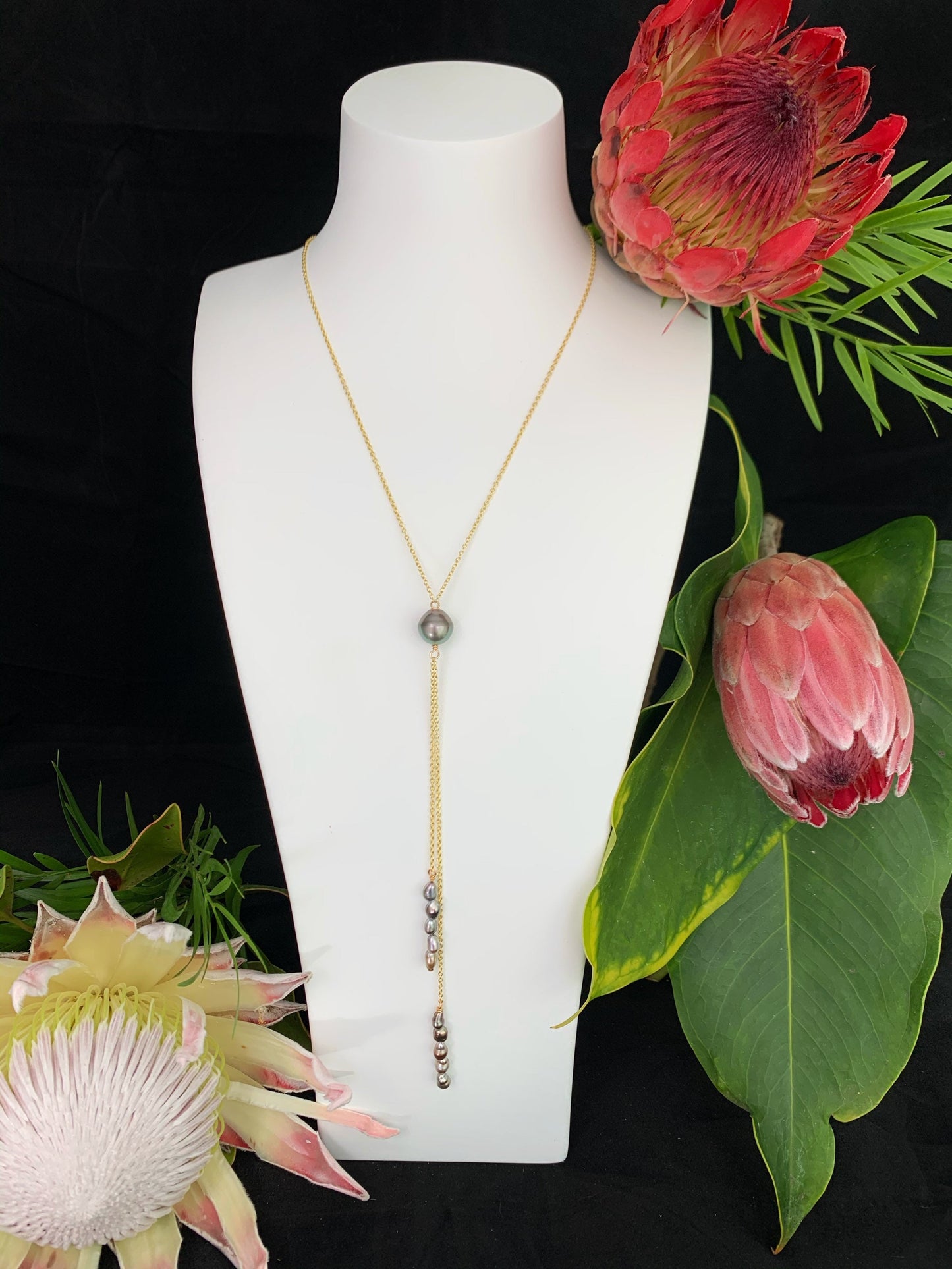 Tahitian Pearl and Keshi Lariat Necklace , Tahitian Pearl necklace , Tahitian pearl jewelry , tahitian pearl , tahitian pearl gold filled