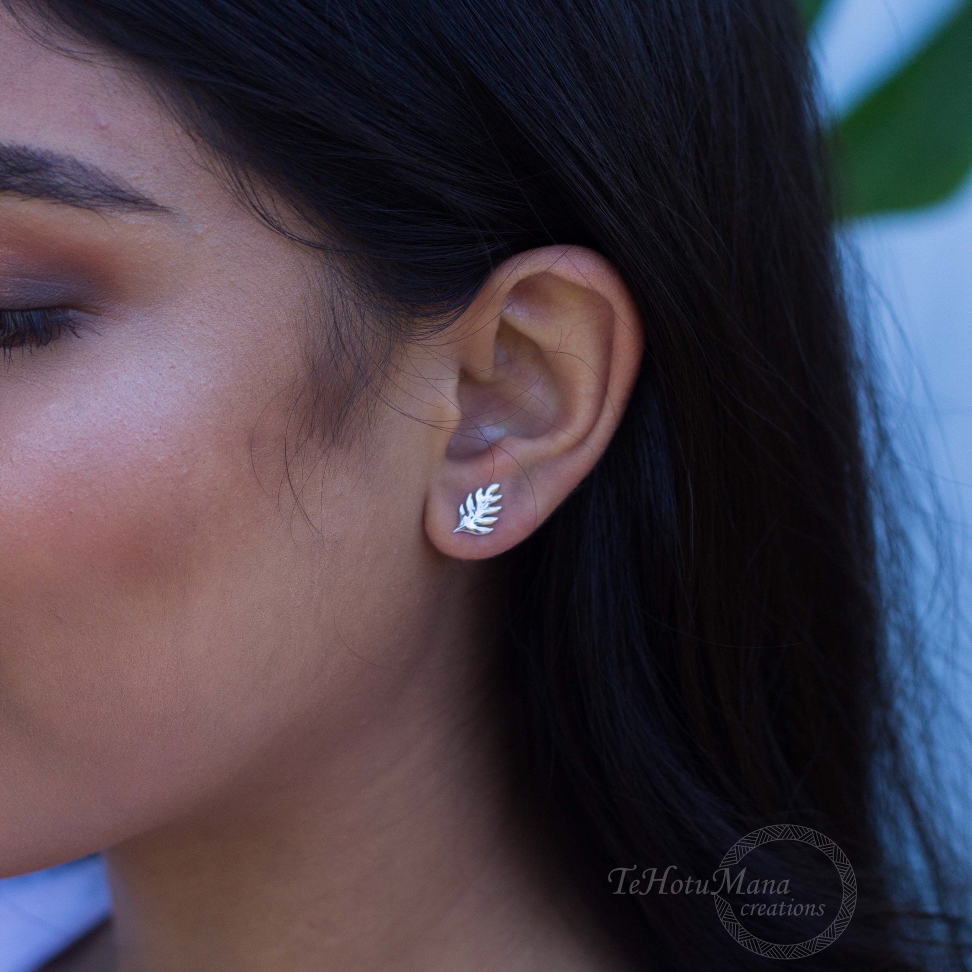 ʻUlu Leaf Stud Earrings – Minimalist Hawaiian Jewelry, Breadfruit Leaf Earrings, Tropical Elegance