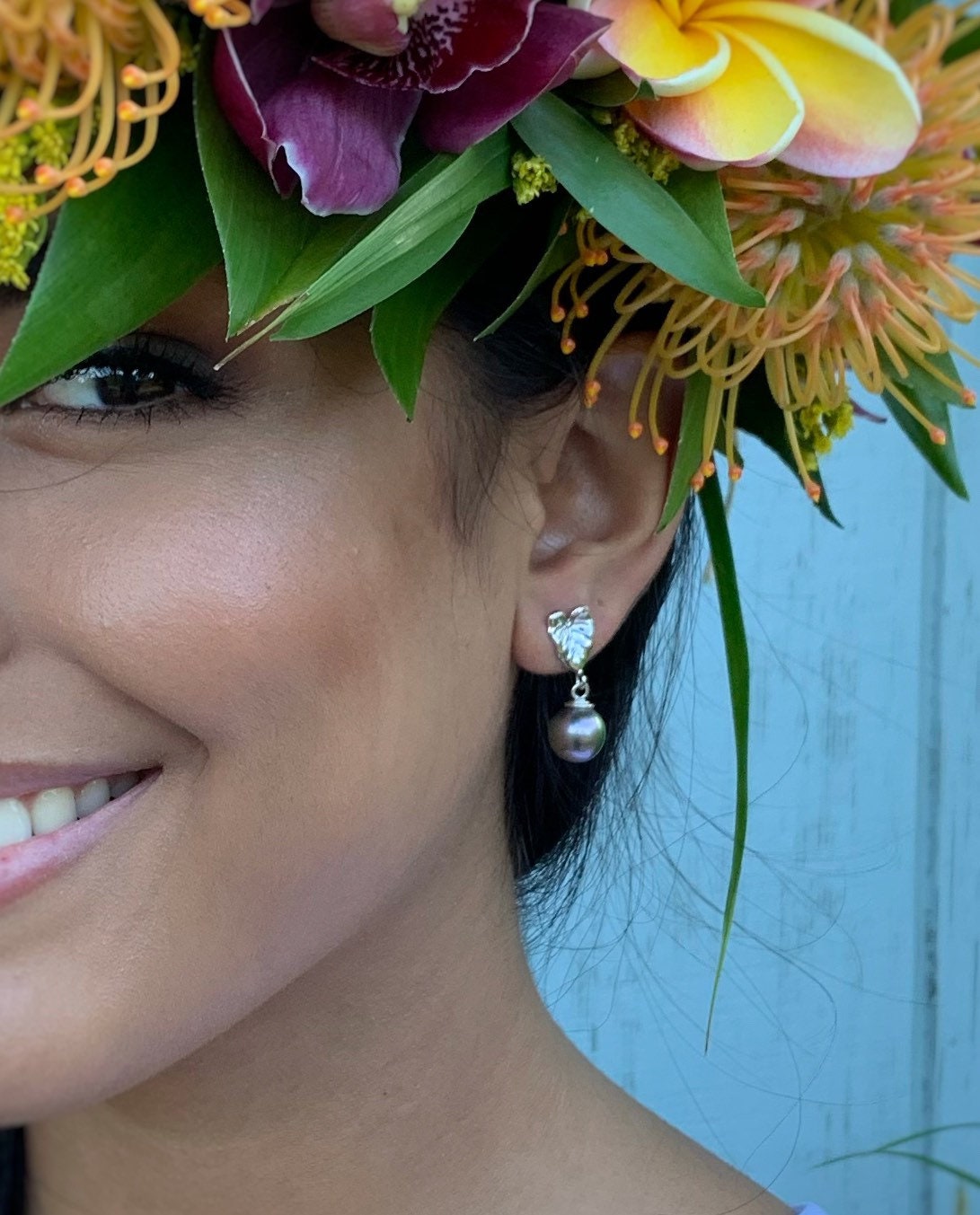 Tahitian pearl pendant — Kalo leaf necklace • Sterling silver • Hawaiian tropical design