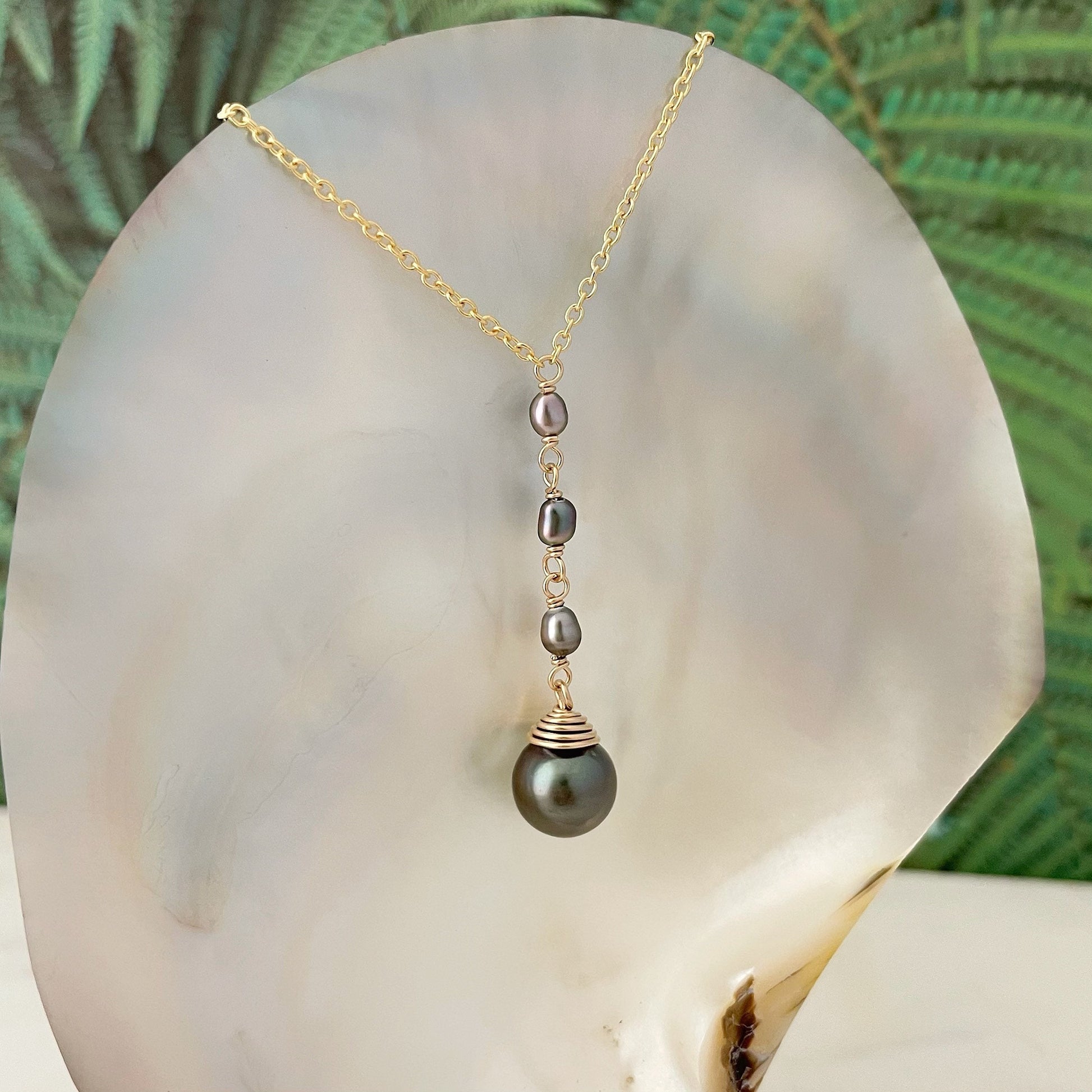 Tahitian pearl necklace • drop design with keshi pearls • Sterling silver or Gold filled