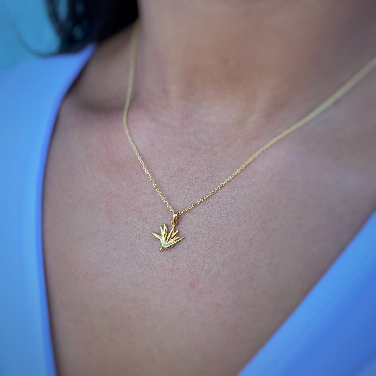 Bird of Paradise Necklace – Tropical Flower Pendant, Minimalist Hawaiian Jewelry, Elegant Gift