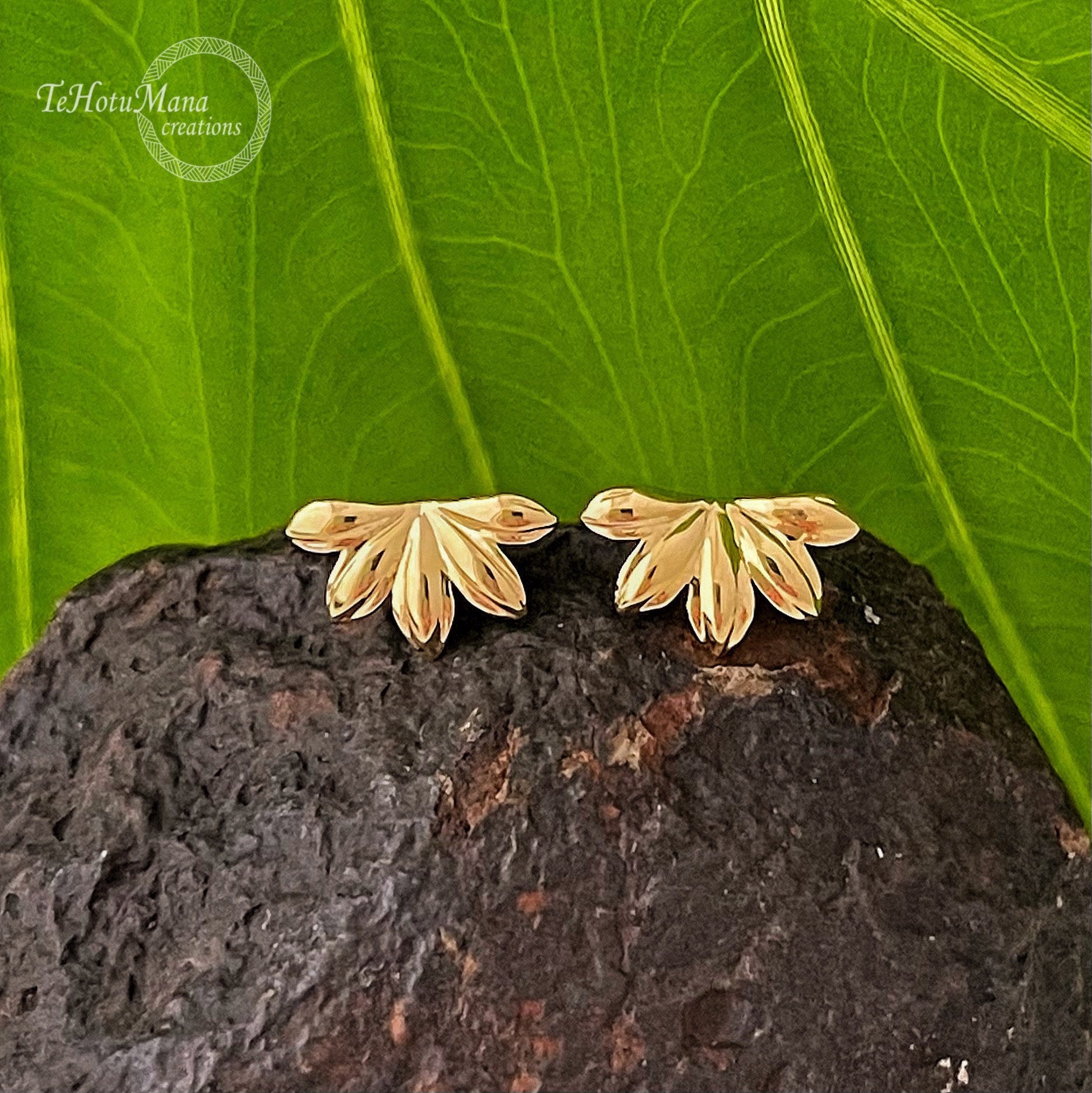 Naupaka Stud Earrings in Gold Vermeil or Sterling silver – Hawaiian Flower Design