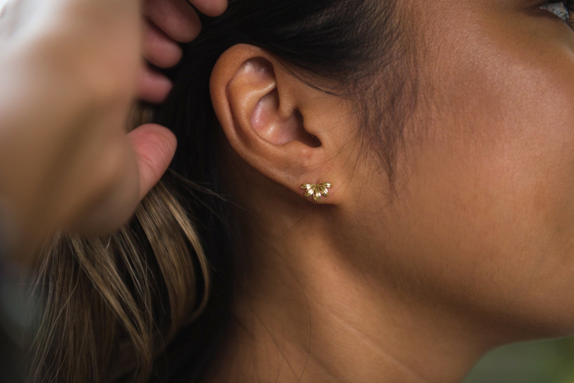 Naupaka Stud Earrings in Gold Vermeil or Sterling silver – Hawaiian Flower Design