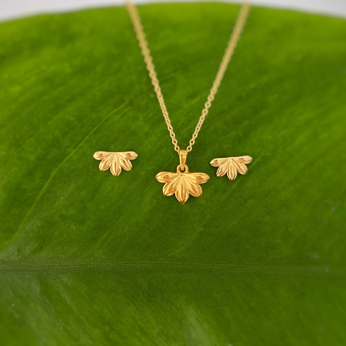 Hawaiian Flower Pendant • Naupaka Necklace in Sterling Silver or Gold Vermeil • Island-Inspired Jewelry