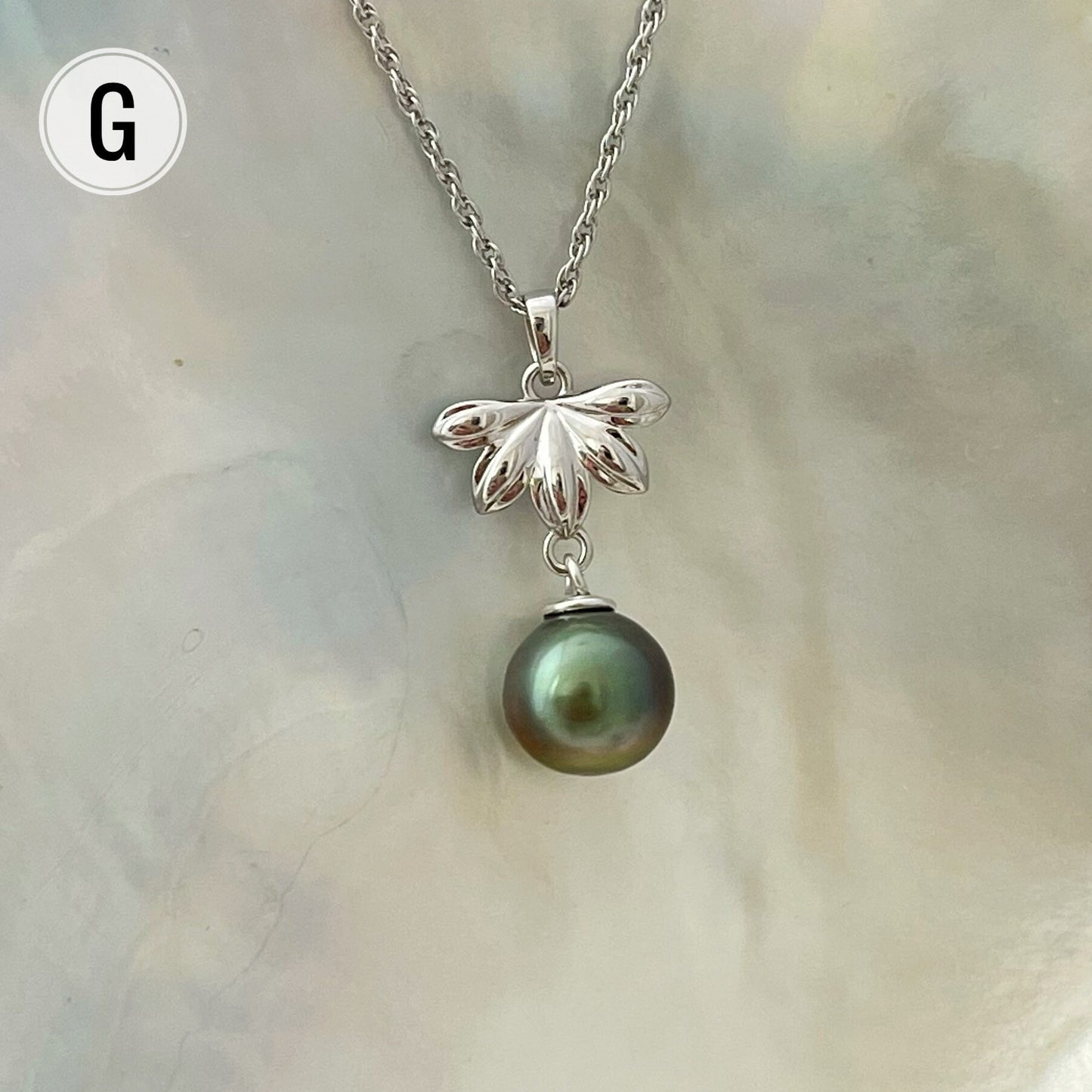 Tahitian pearl Necklace • Naupaka in Sterling Silver • Hawaiian Flower Jewelry • Choose your pearl