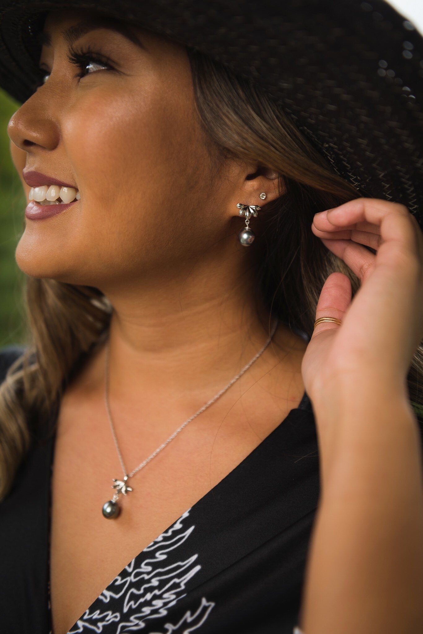 Tahitian pearl Necklace • Naupaka in Sterling Silver • Hawaiian Flower Jewelry • Choose your pearl