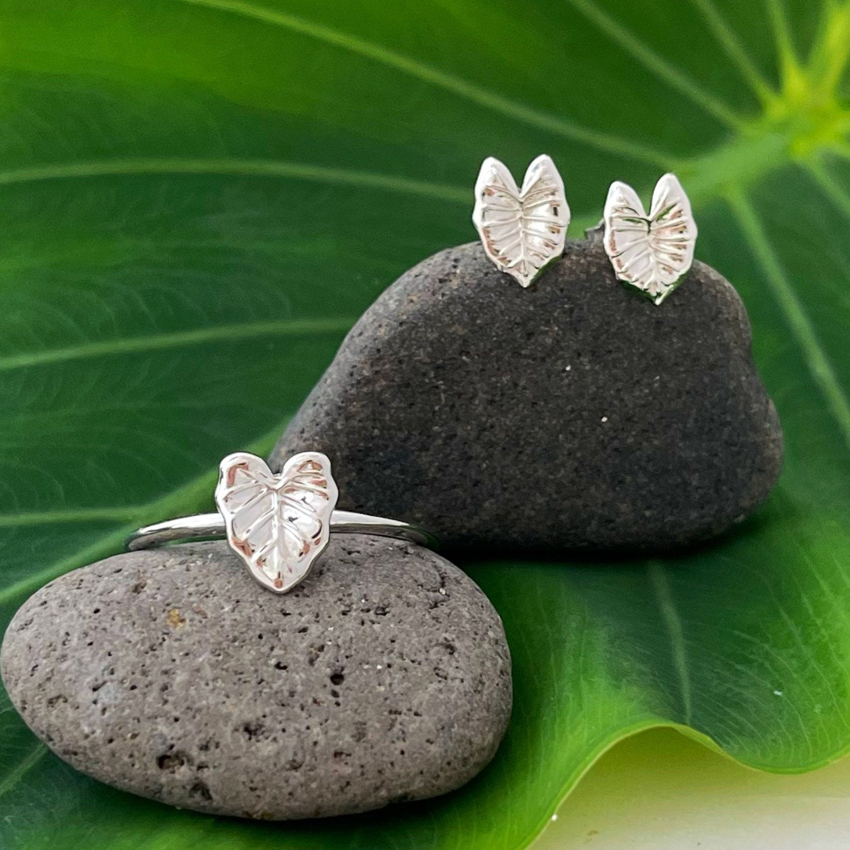 Kalo Leaf Earrings – Hawaiian Taro Studs, Nature-Inspired Jewelry, Tropical Elegance