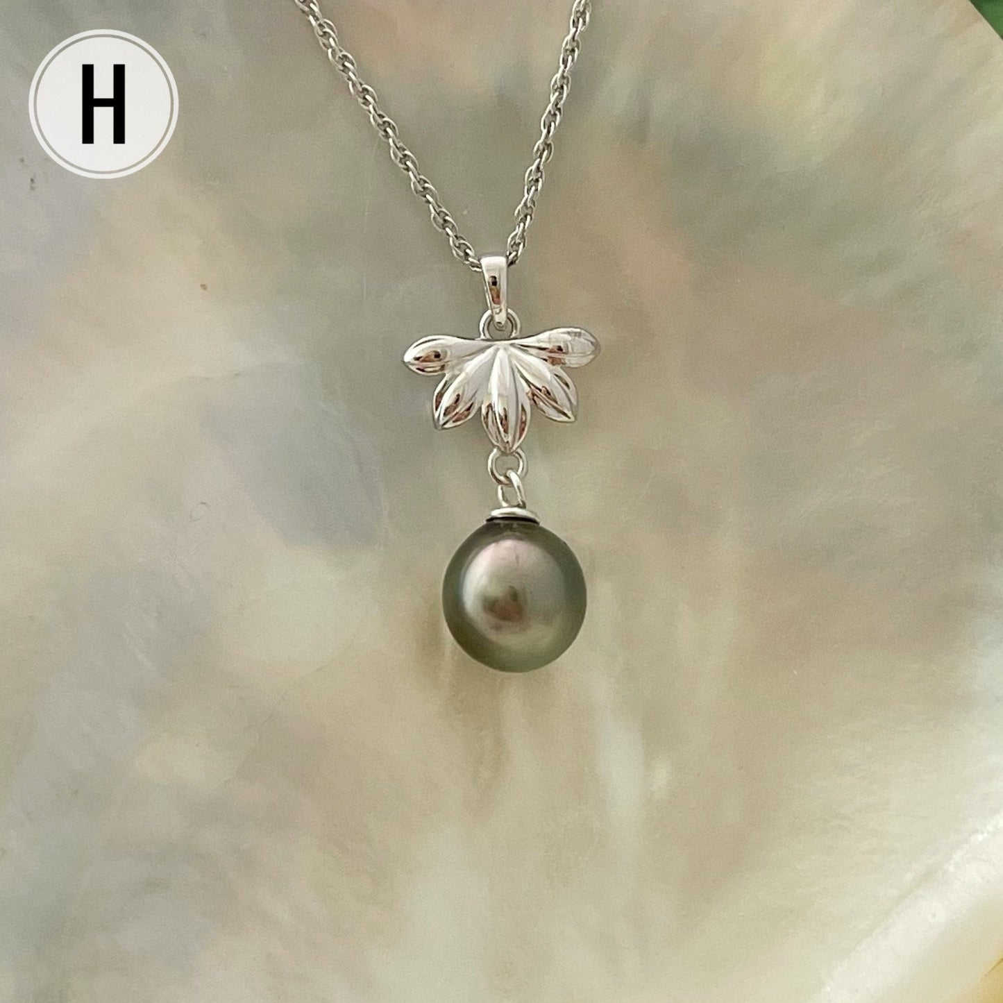 Tahitian pearl Necklace • Naupaka in Sterling Silver • Hawaiian Flower Jewelry • Choose your pearl