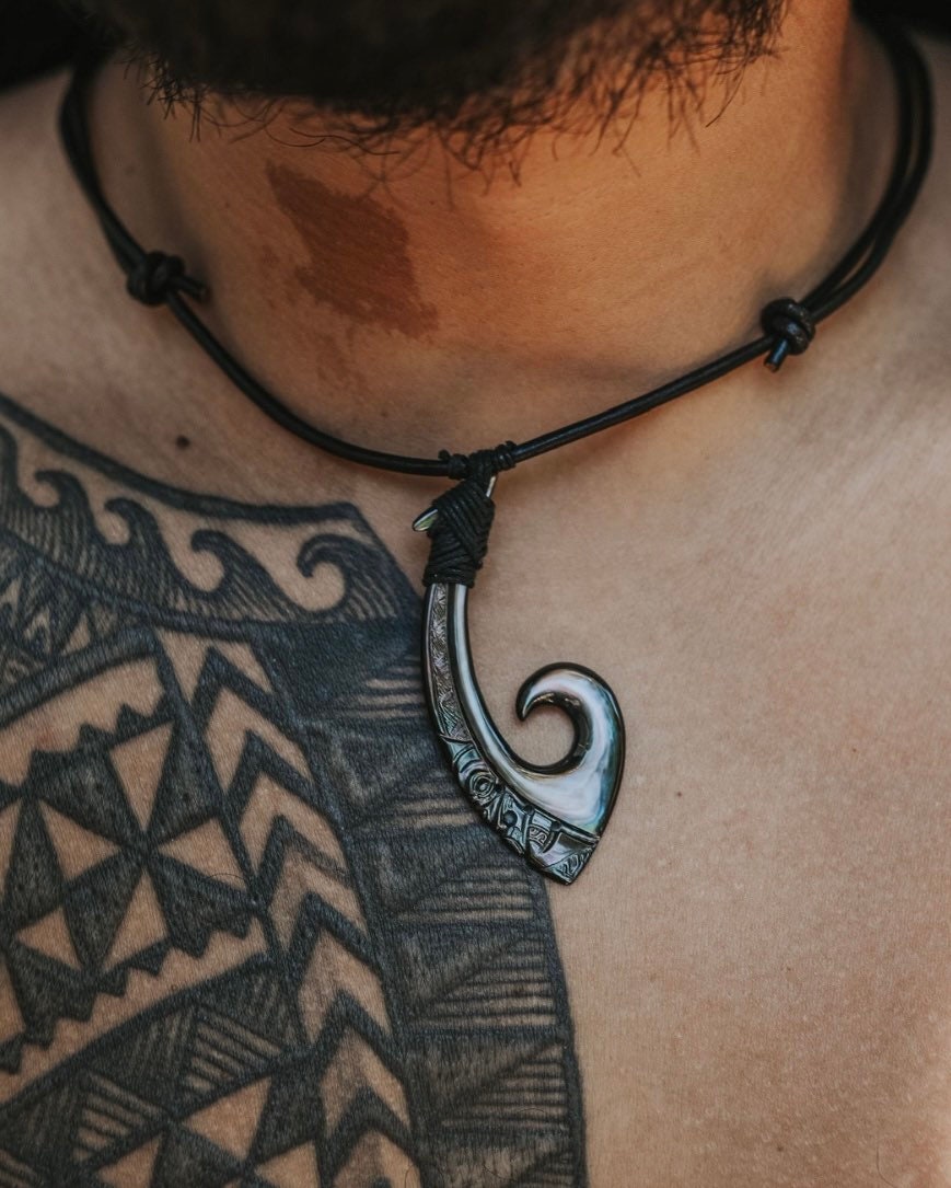 Hawaiian fishhook necklace handmade with Mother of pearl shell