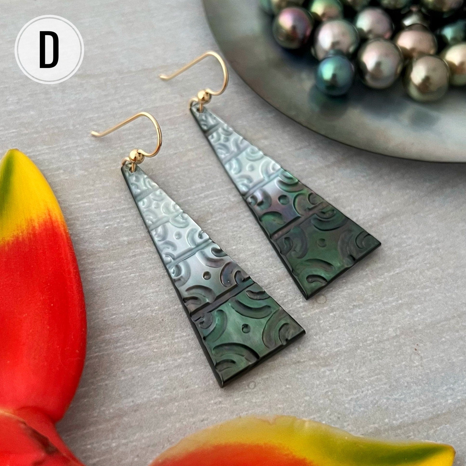 Shell earrings • Handcarved jewelry • Hawaiian Polynesian design