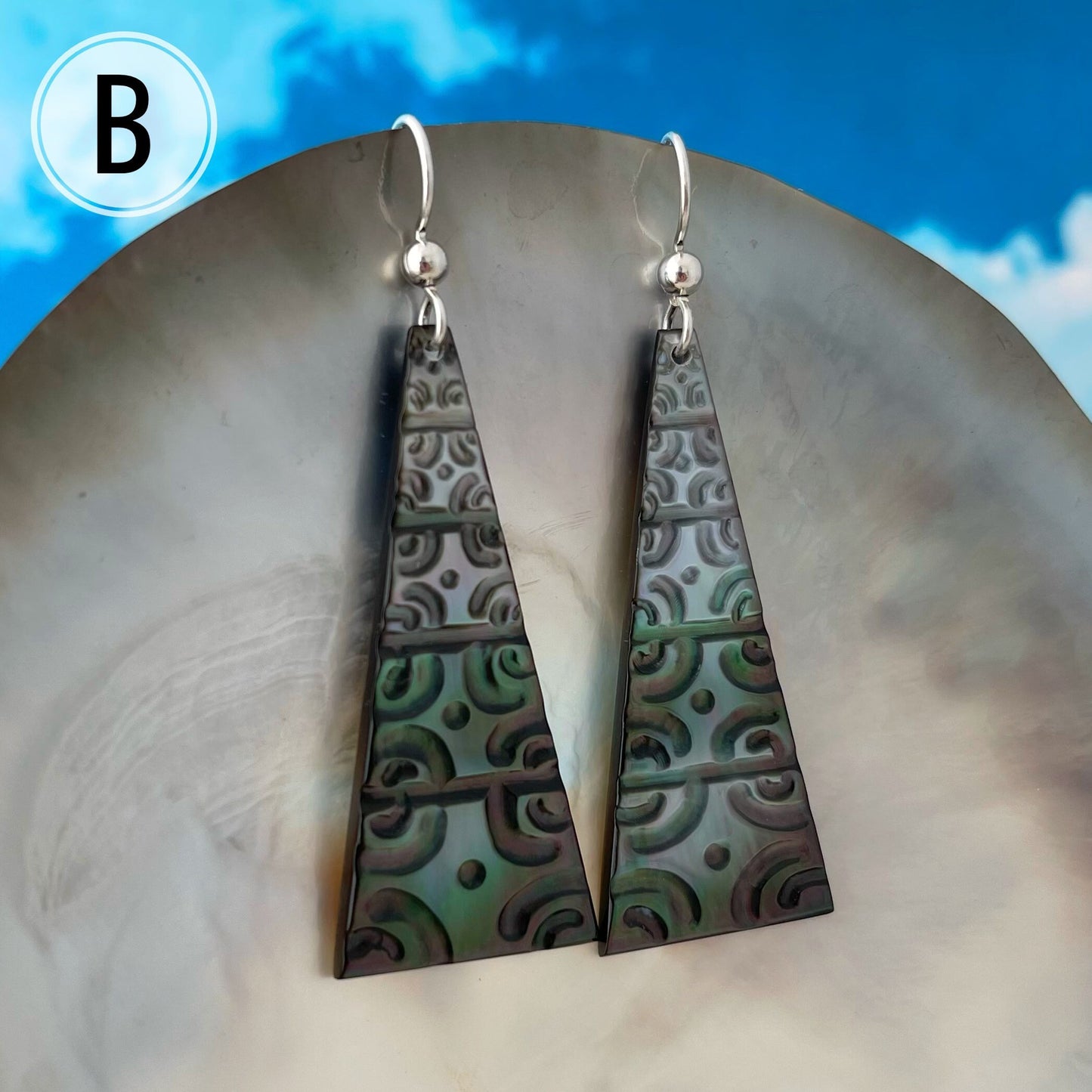 Shell earrings • Handcarved jewelry • Hawaiian Polynesian design