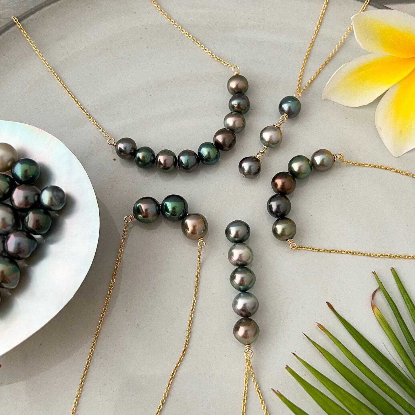 Tahitian pearl necklace — U style peacock colors • Luxurious jewelry made in Hawaii