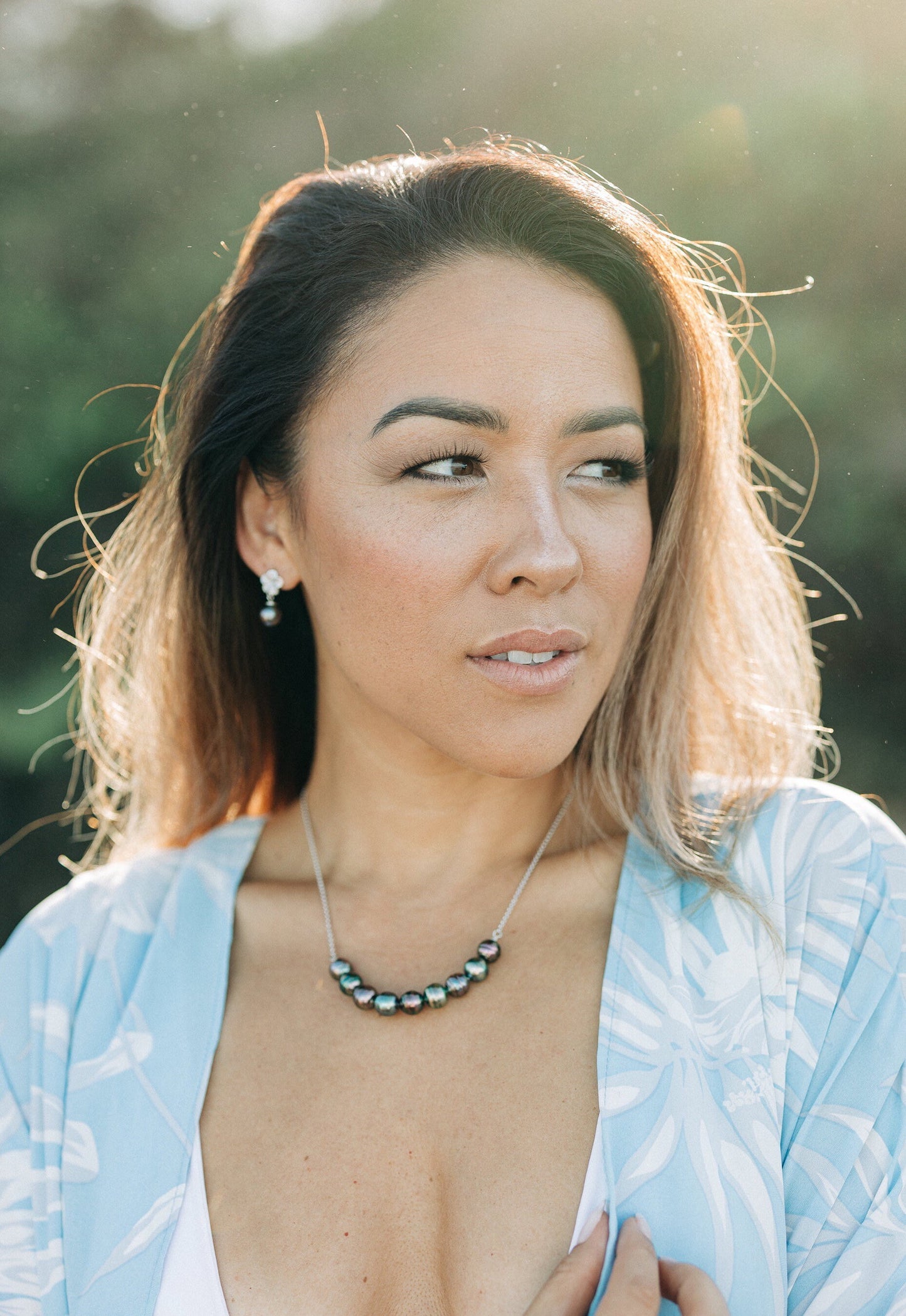 Tahitian pearl necklace — U style peacock colors • Luxurious jewelry made in Hawaii