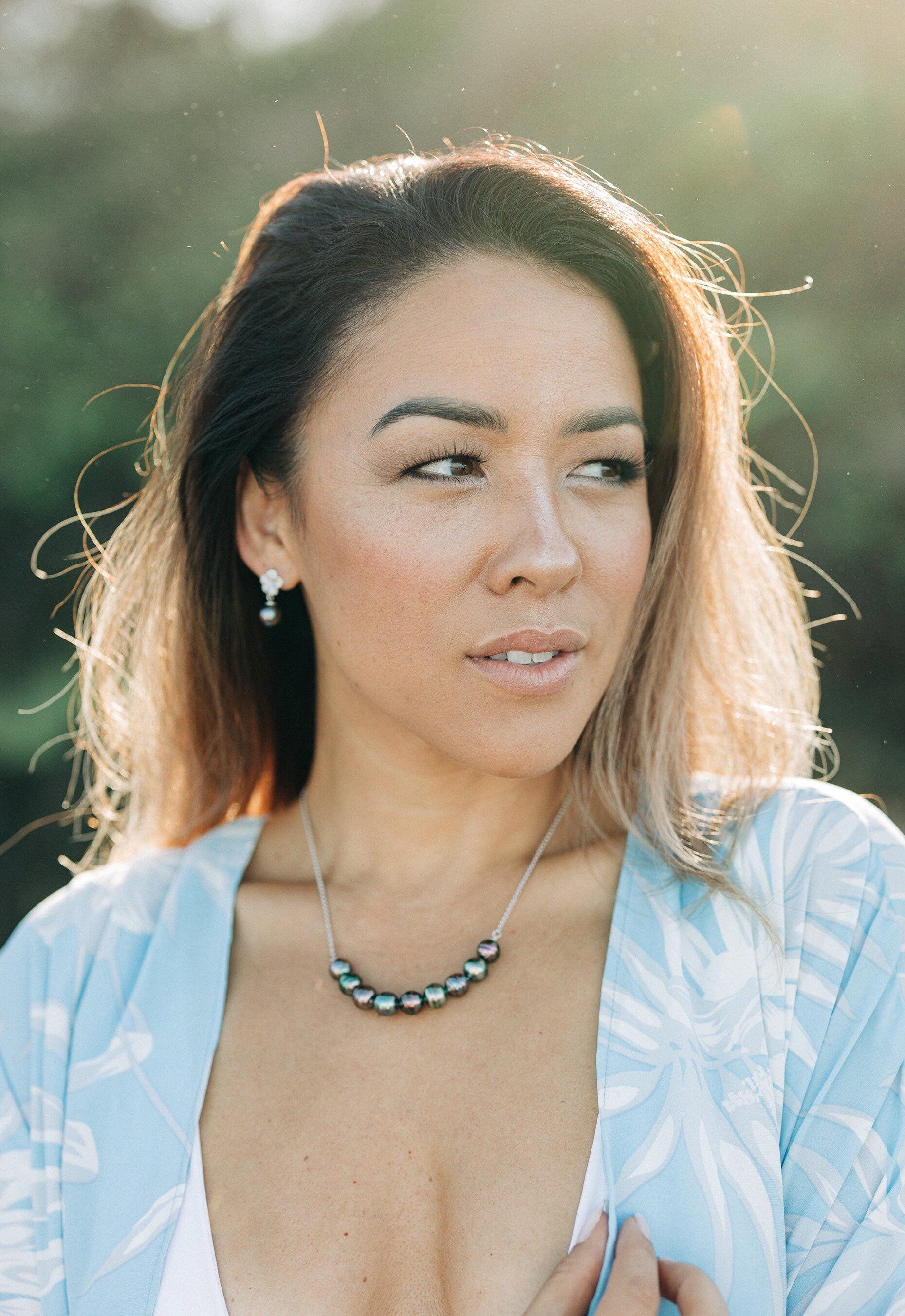 Tahitian pearl necklace — U style peacock colors • Luxurious jewelry made in Hawaii