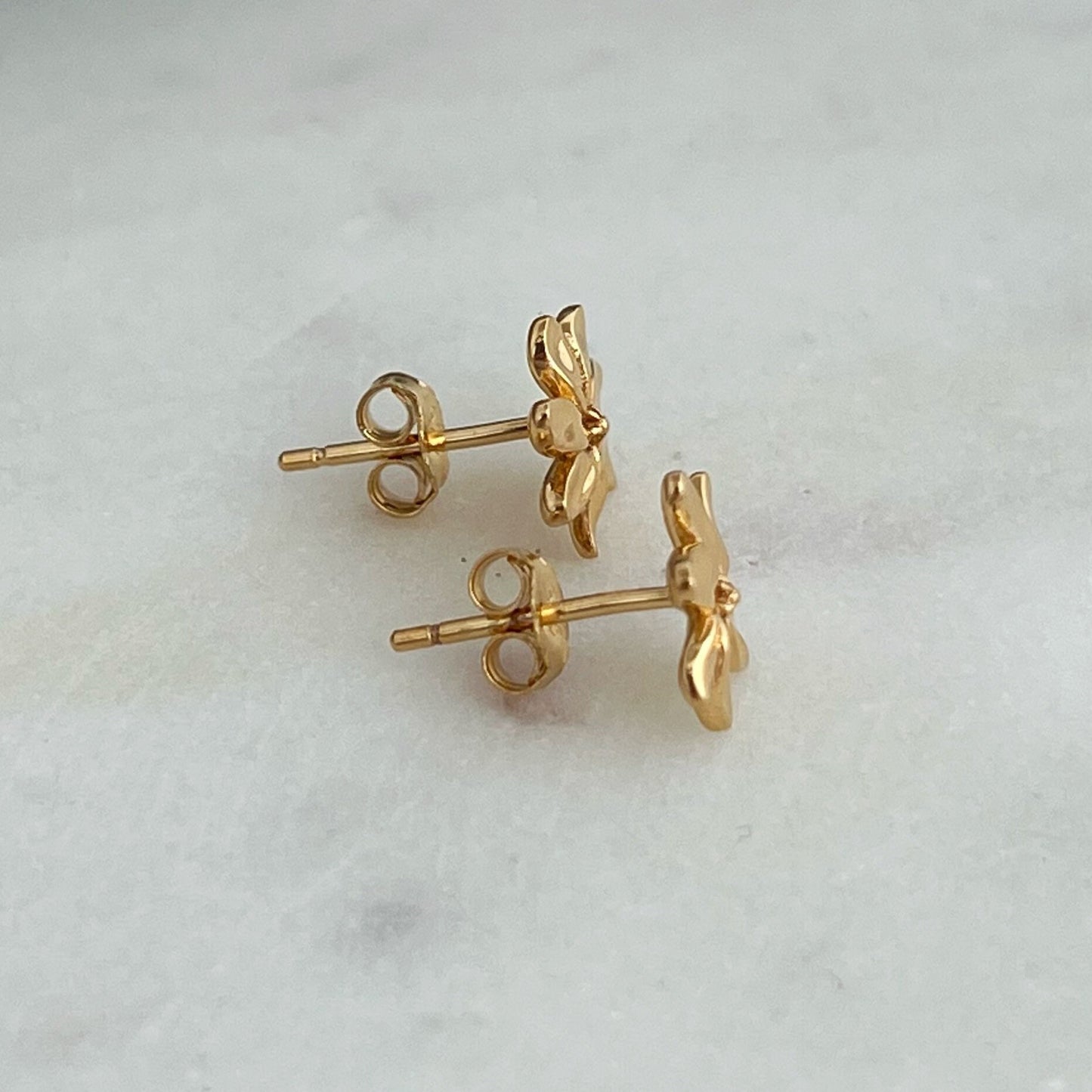 Tiare Flower Stud Earrings: Gold plated Hawaiian Jewelry
