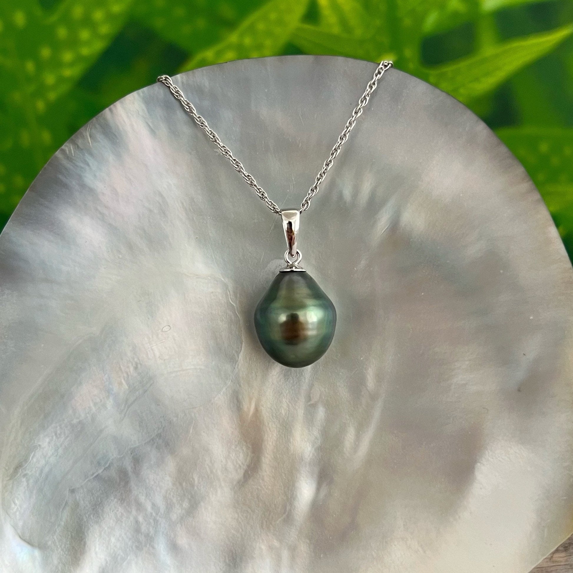 12.2mm+ Peacock Tahitian Pearl Pendant, tahitian pearl necklace , black pearl necklace , black pearl pendant , peacock tahitian pearl .