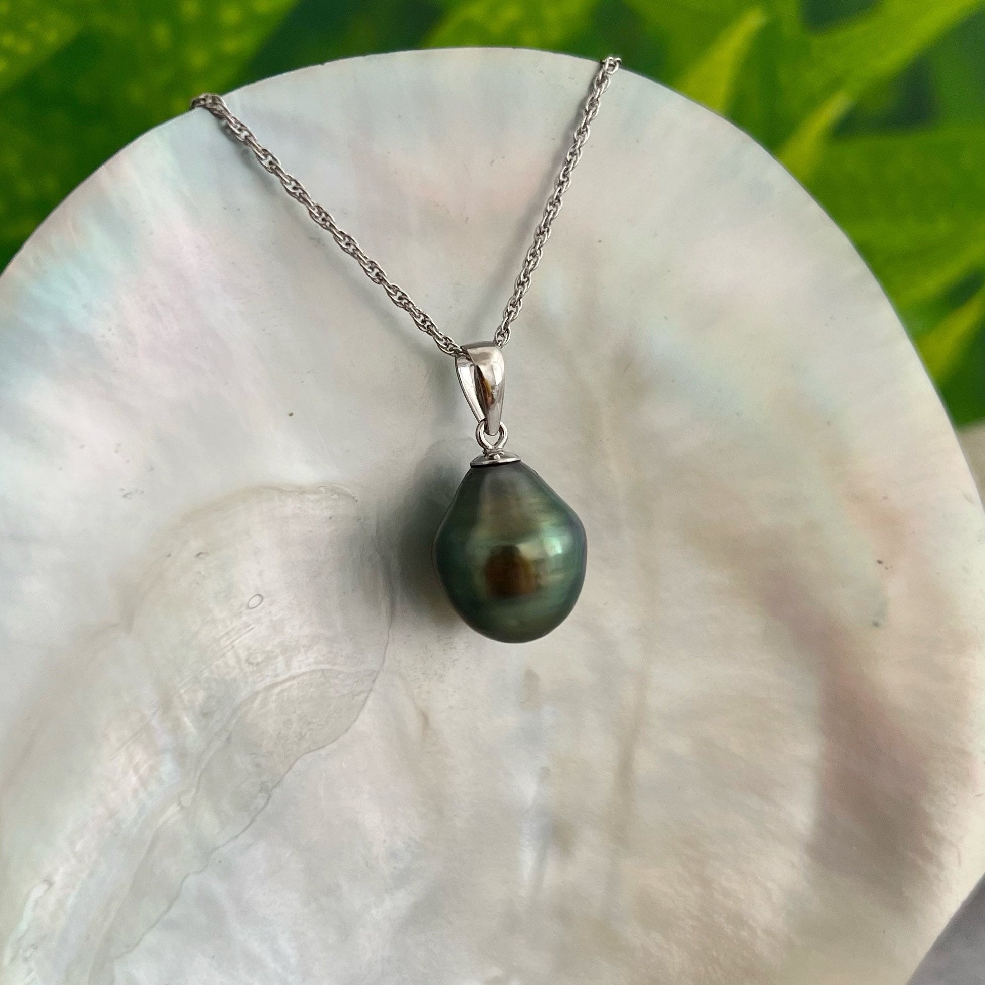 12.2mm+ Peacock Tahitian Pearl Pendant, tahitian pearl necklace , black pearl necklace , black pearl pendant , peacock tahitian pearl .