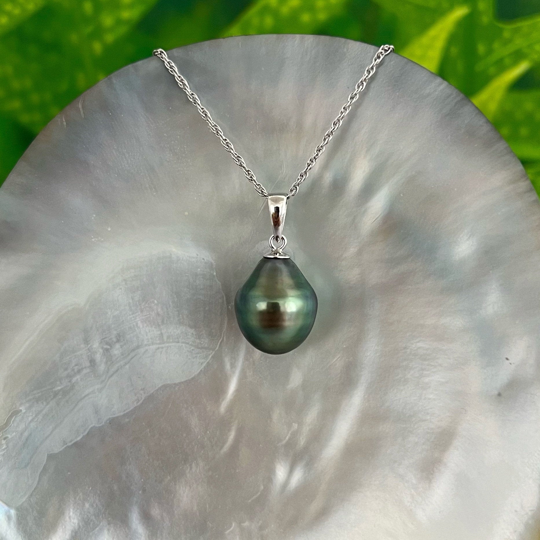 12.2mm+ Peacock Tahitian Pearl Pendant, tahitian pearl necklace , black pearl necklace , black pearl pendant , peacock tahitian pearl .