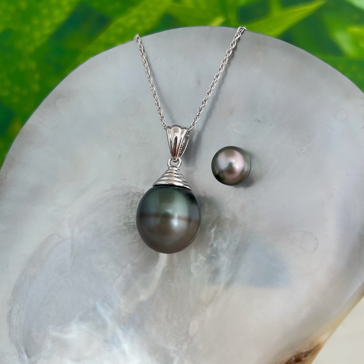 DOORBUSTER Tahitian Pearl Pendant • big 15mm black pearl • rare jewelry in sterling silver