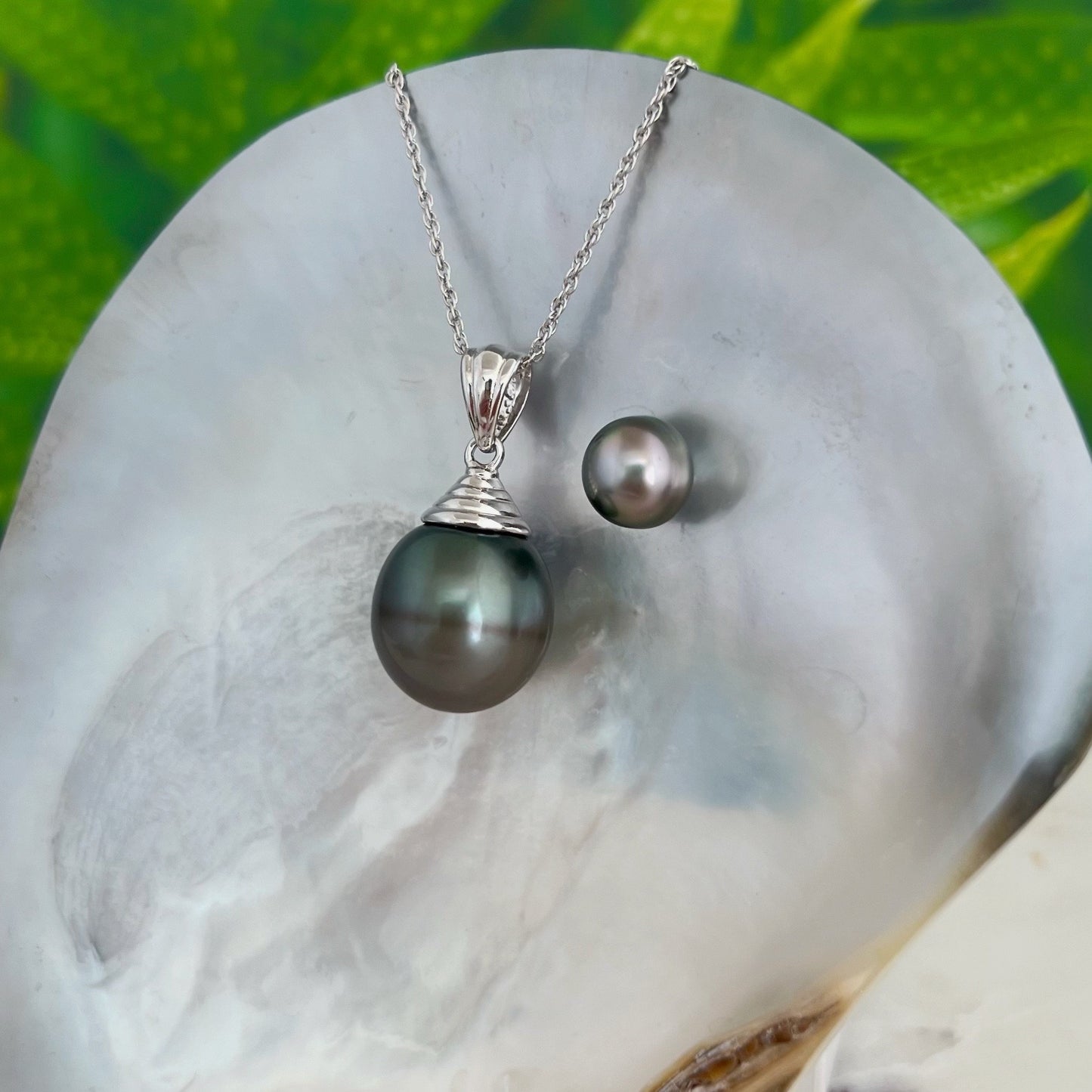 DOORBUSTER Tahitian Pearl Pendant • big 15mm black pearl • rare jewelry in sterling silver