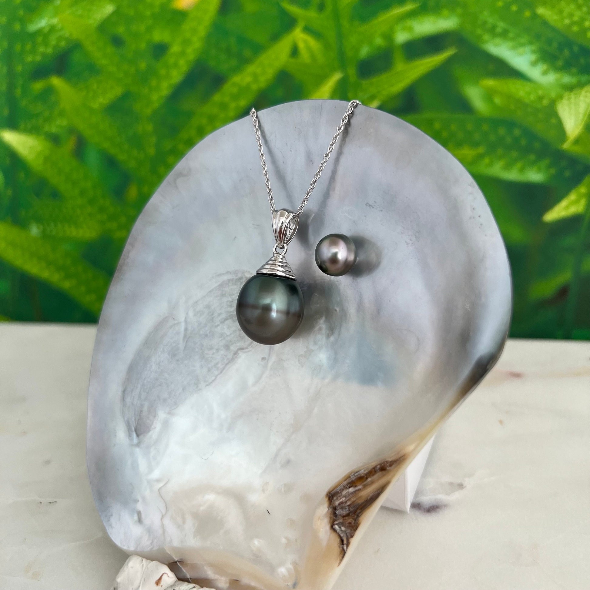 DOORBUSTER Tahitian Pearl Pendant • big 15mm black pearl • rare jewelry in sterling silver