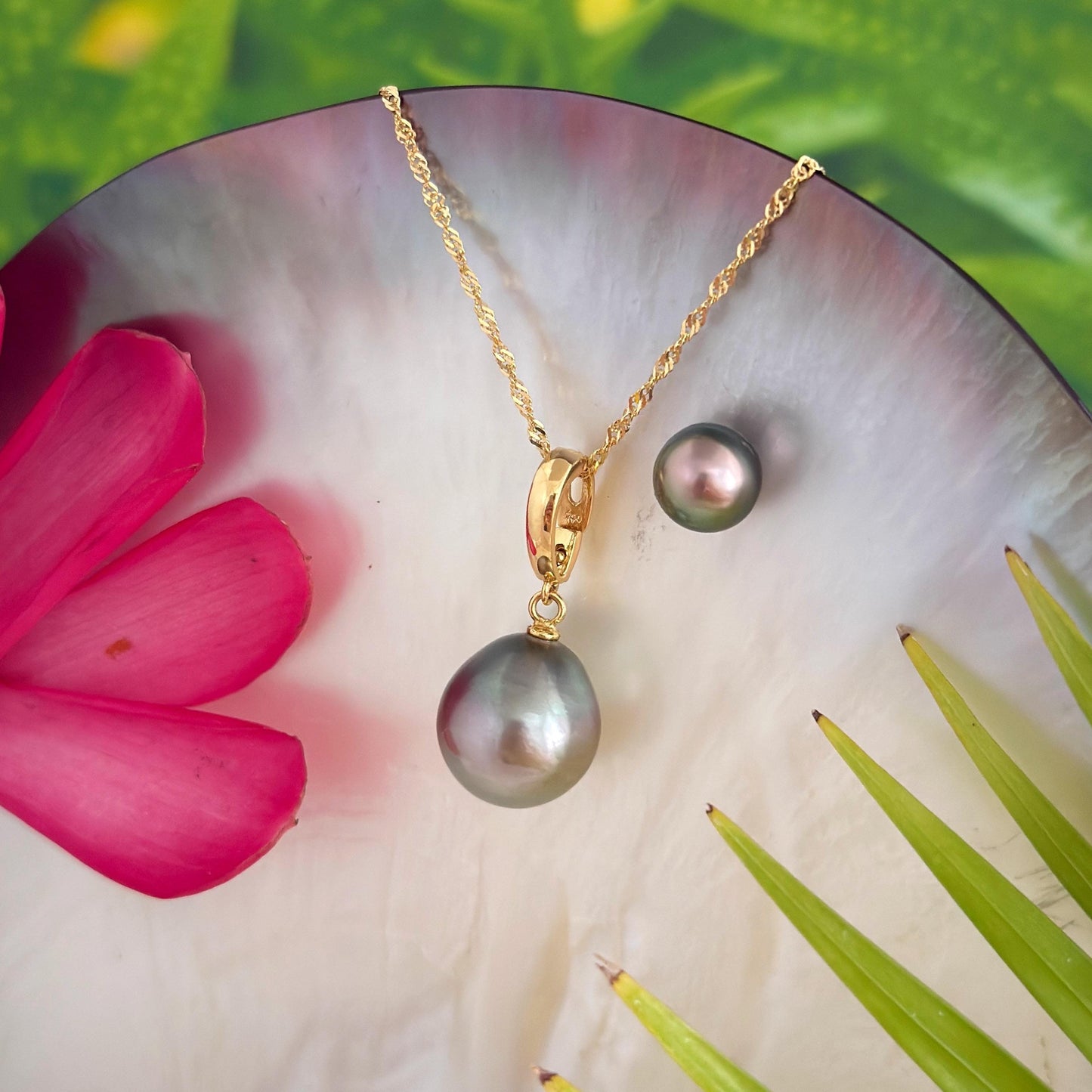 13.9mm Extra Large Tahitian Pearl Pendant made in hawaii • Light Pink and Green , Peacock pearl • Solid gold necklace Gift for Her