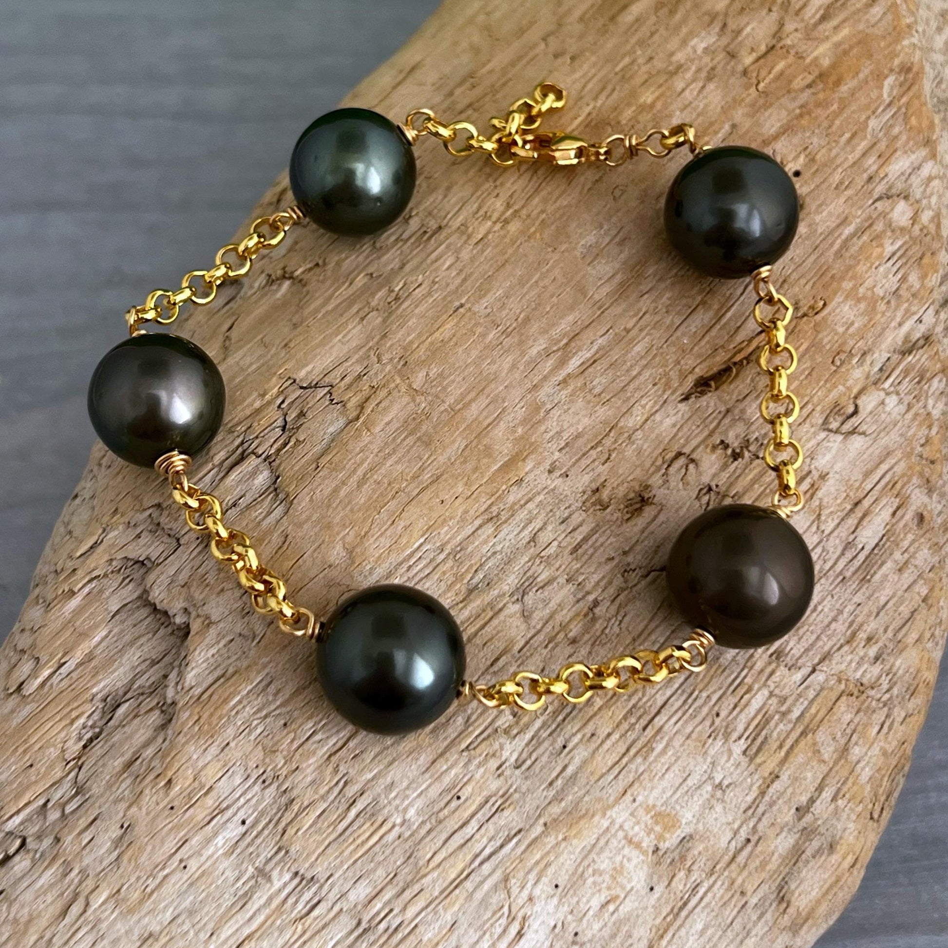 RARE Tahitian Black Pearl Bracelet • Statement jewelry with XL pearls • luxurious gift for her • One and Only • Exceptional treasure