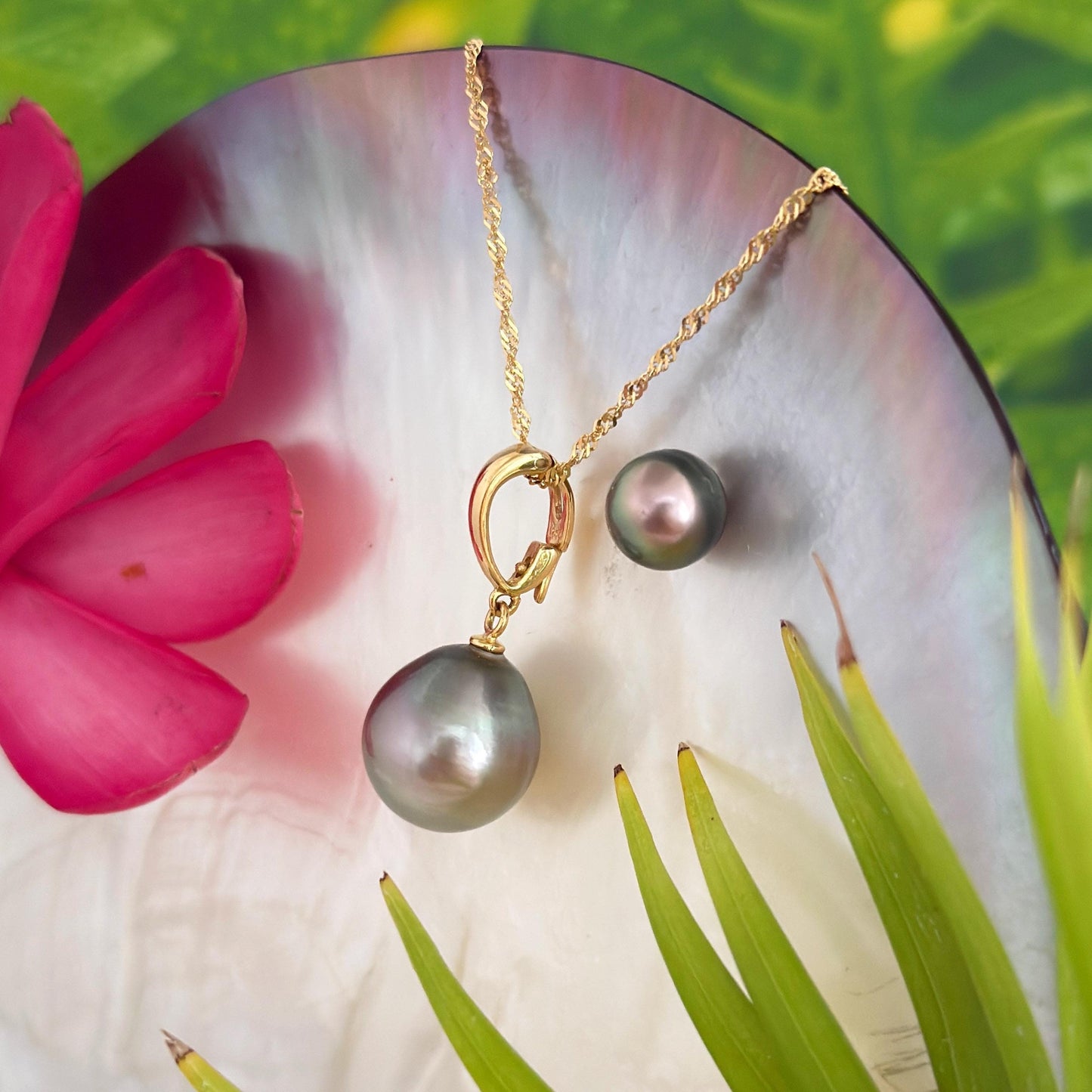 13.9mm Extra Large Tahitian Pearl Pendant made in hawaii • Light Pink and Green , Peacock pearl • Solid gold necklace Gift for Her